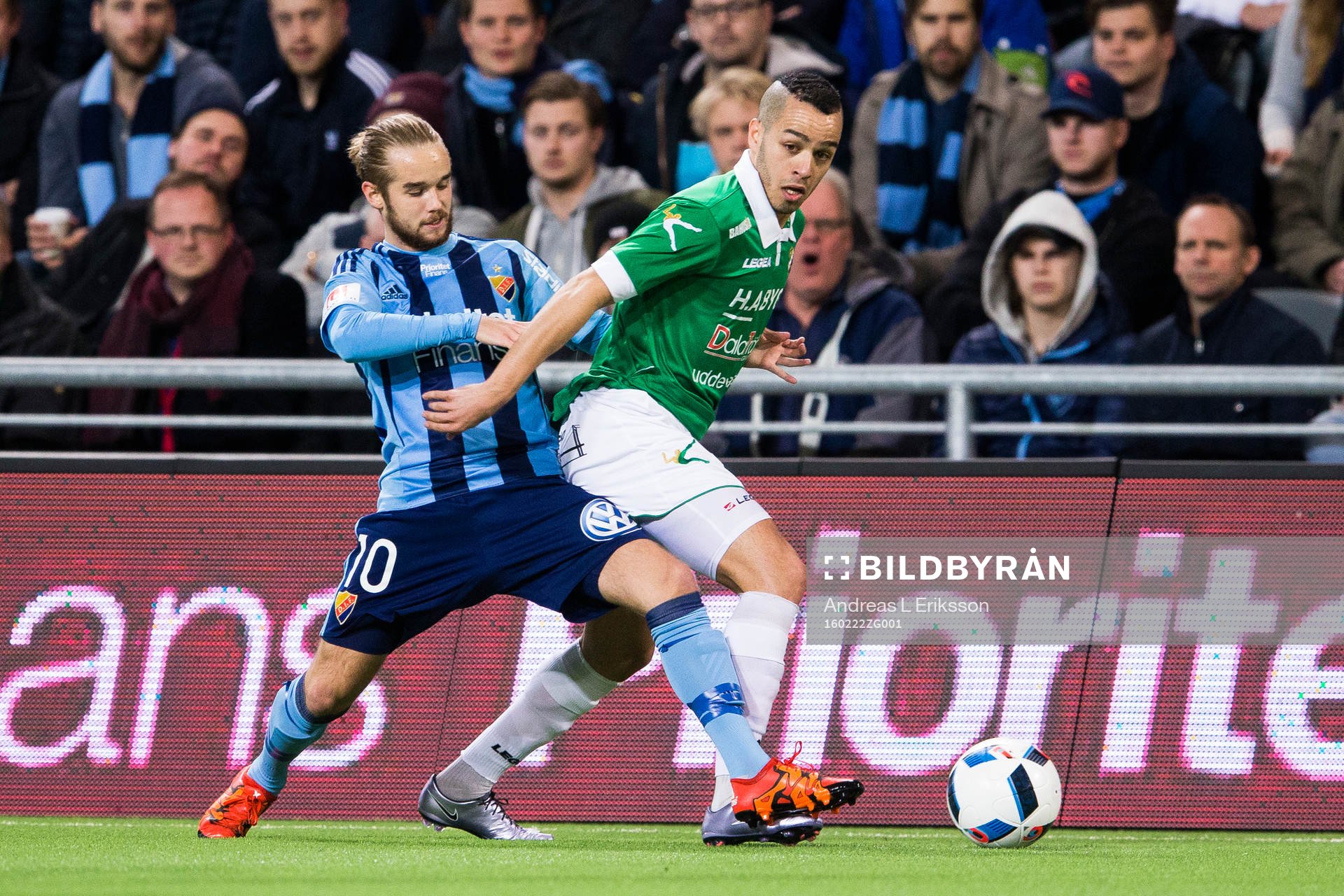 Djurgårdens Daniel Berntsen och Ljungskiles Ahmed El Amrani