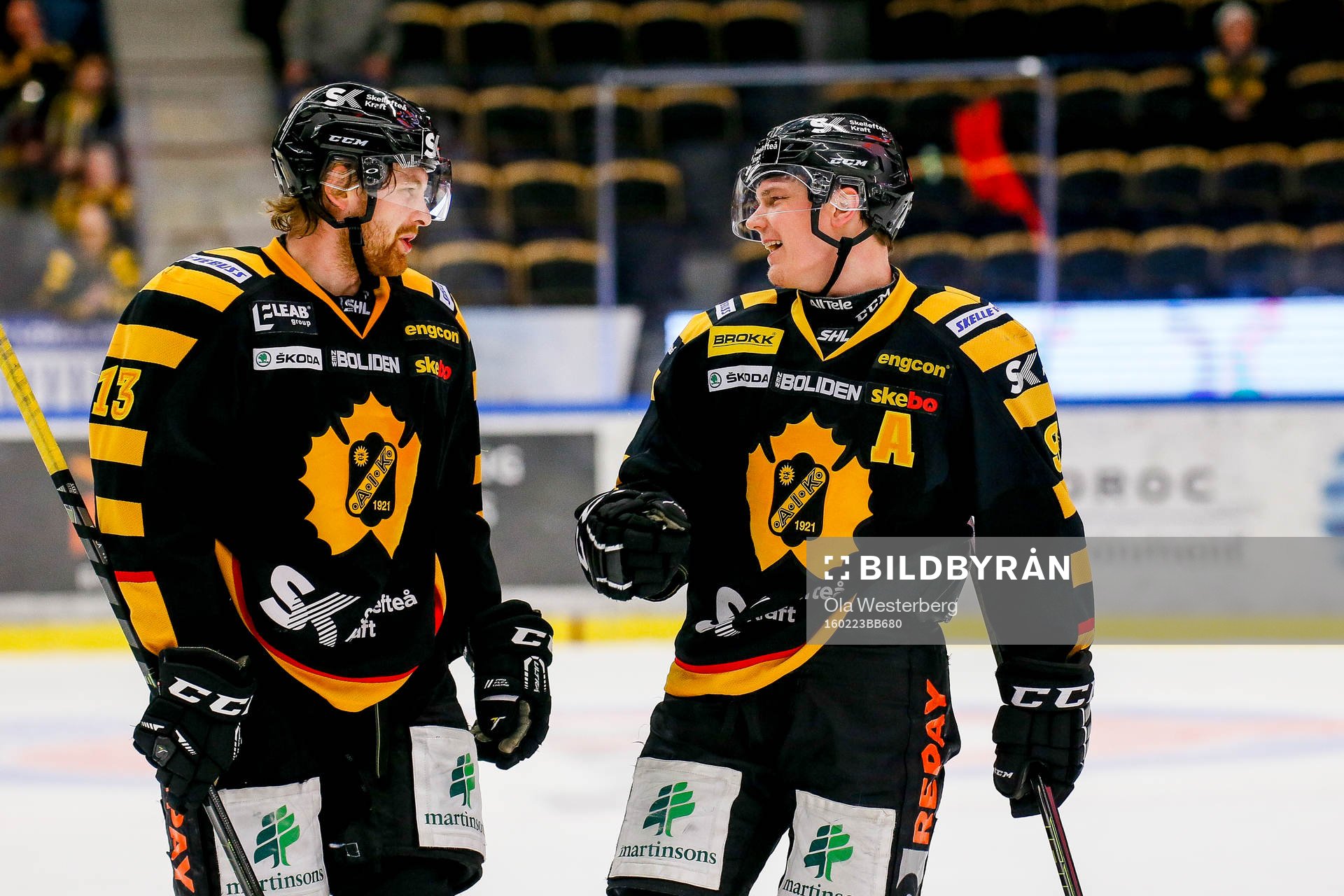 Skellefteås Mattias Ritola och Patrik Zackrisson  jublar