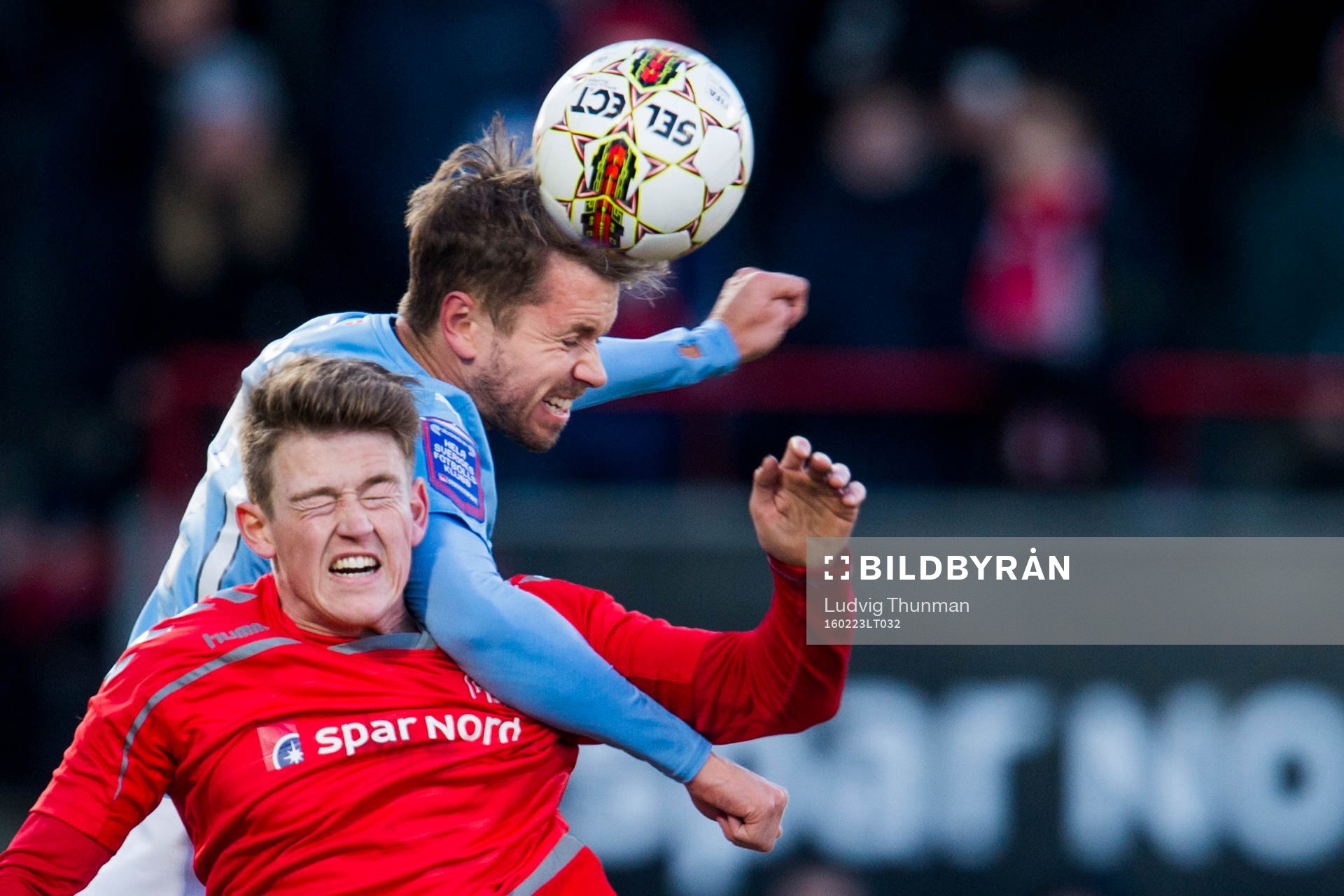 Ålborgs Nicolaj Thomsen i nickduell med Malmö FFs Kári