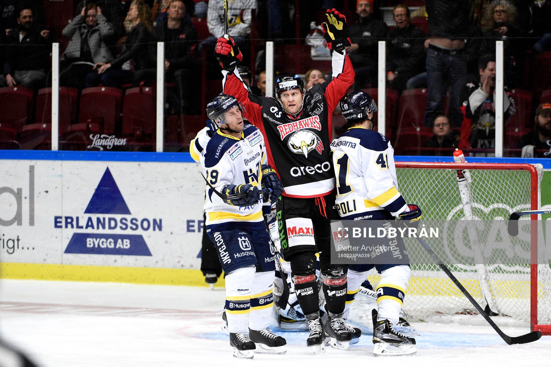 Malmö Redhawks Mathias Tjärnqvist jublar