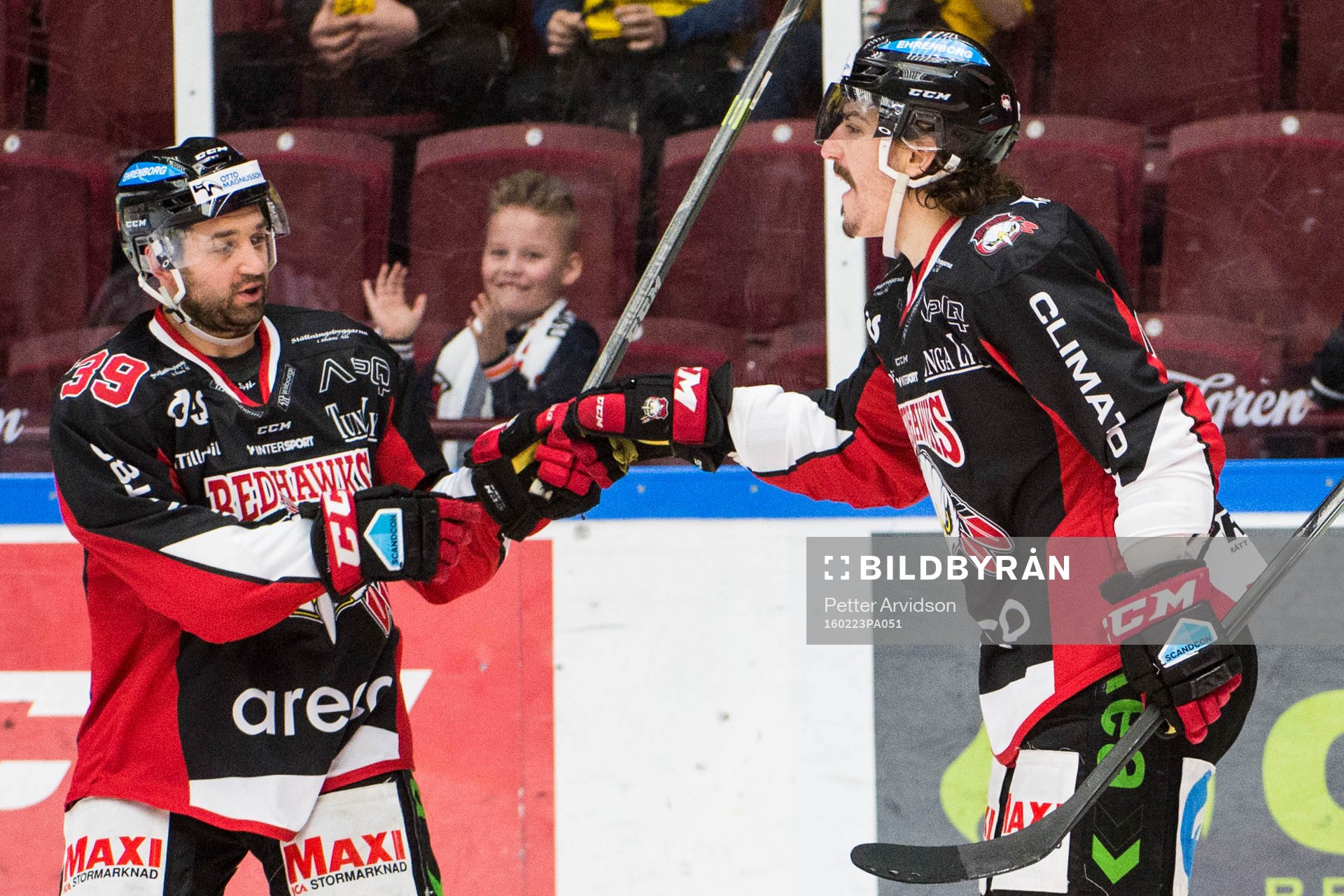 Malmö Redhawks Peter Mueller jublar ihop med Eric