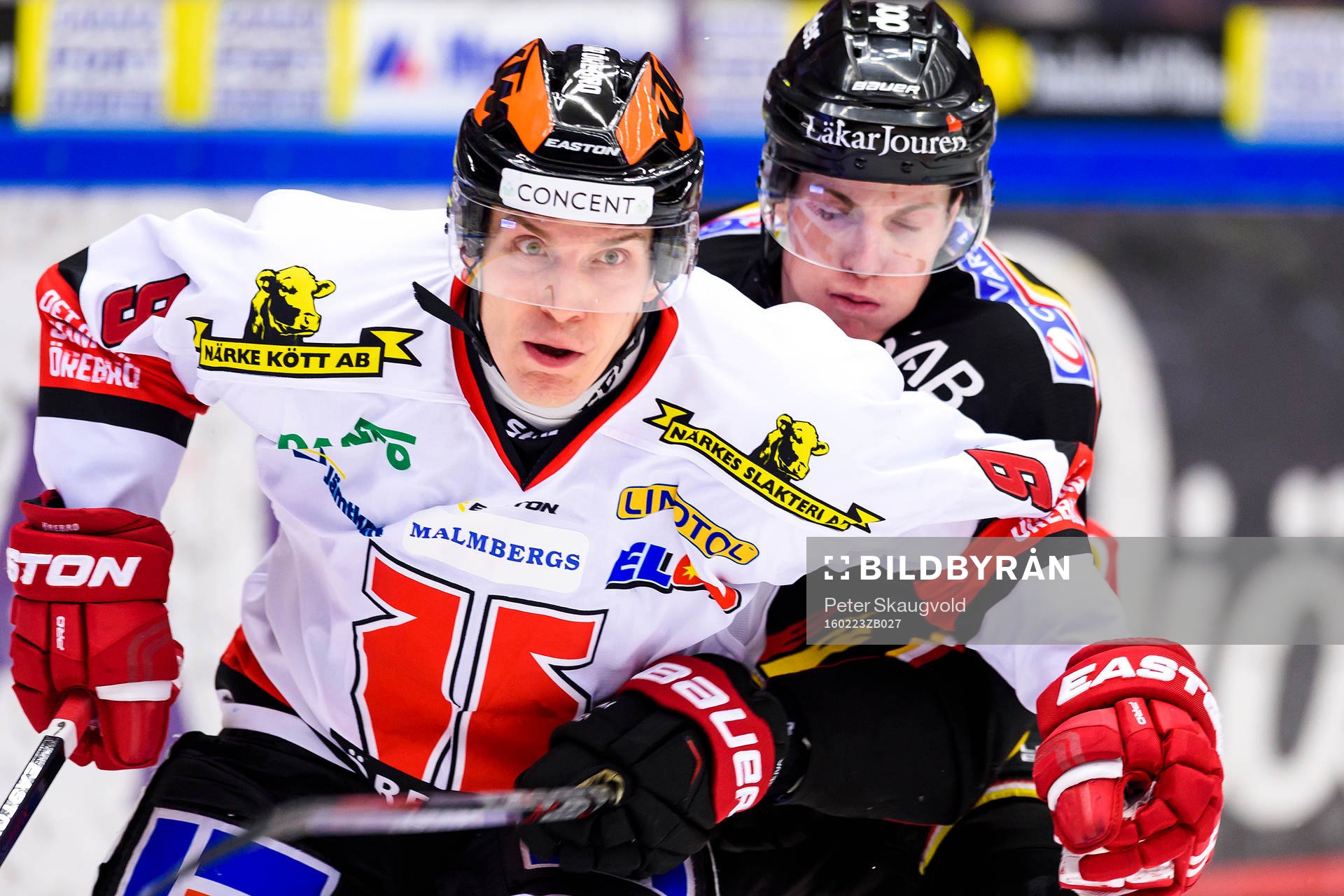 Luleås Peter Cehlarik jagar Örebros Joonas Jalvanti