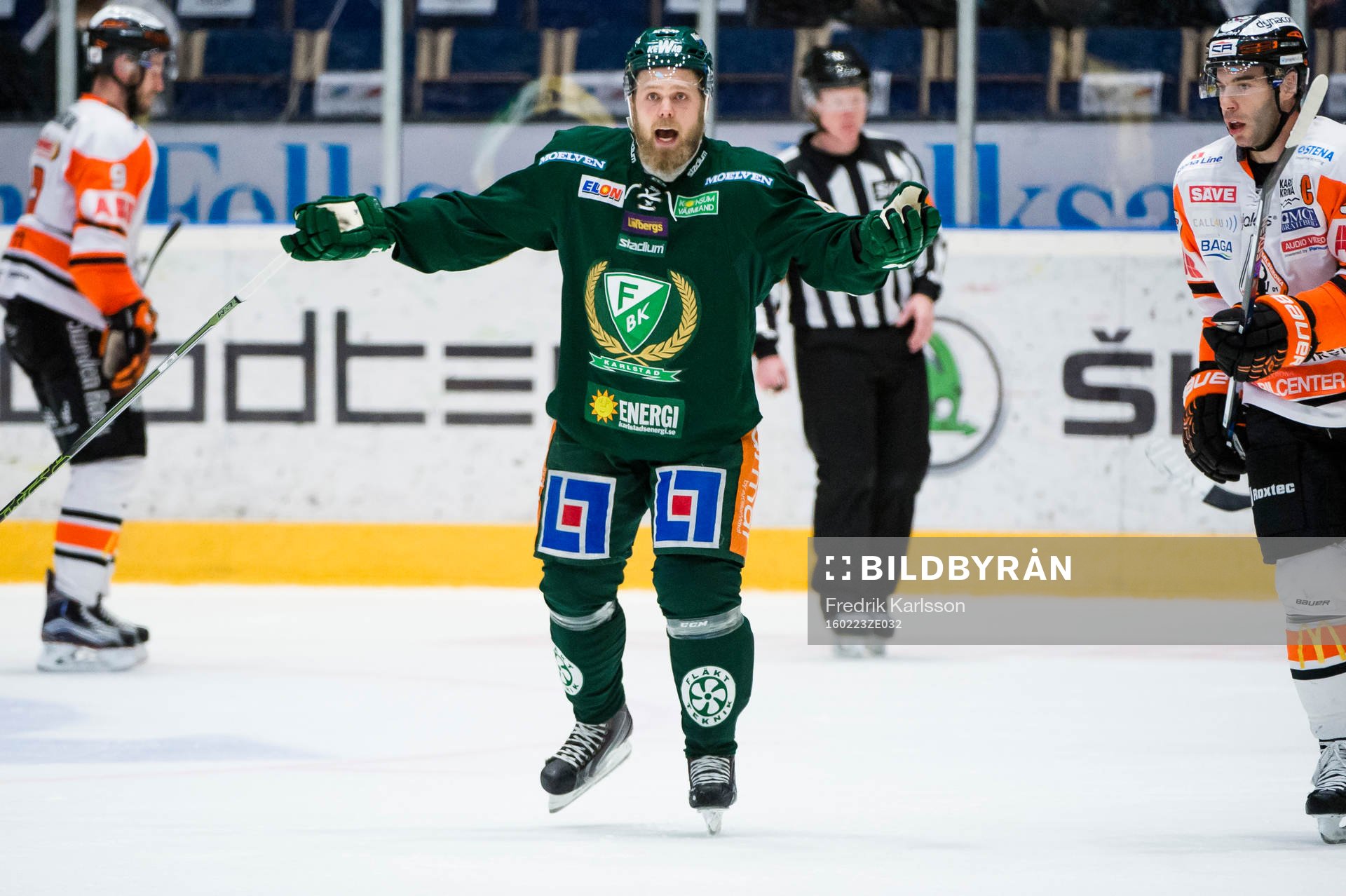 Färjestads Antti Tyrväinen är arg