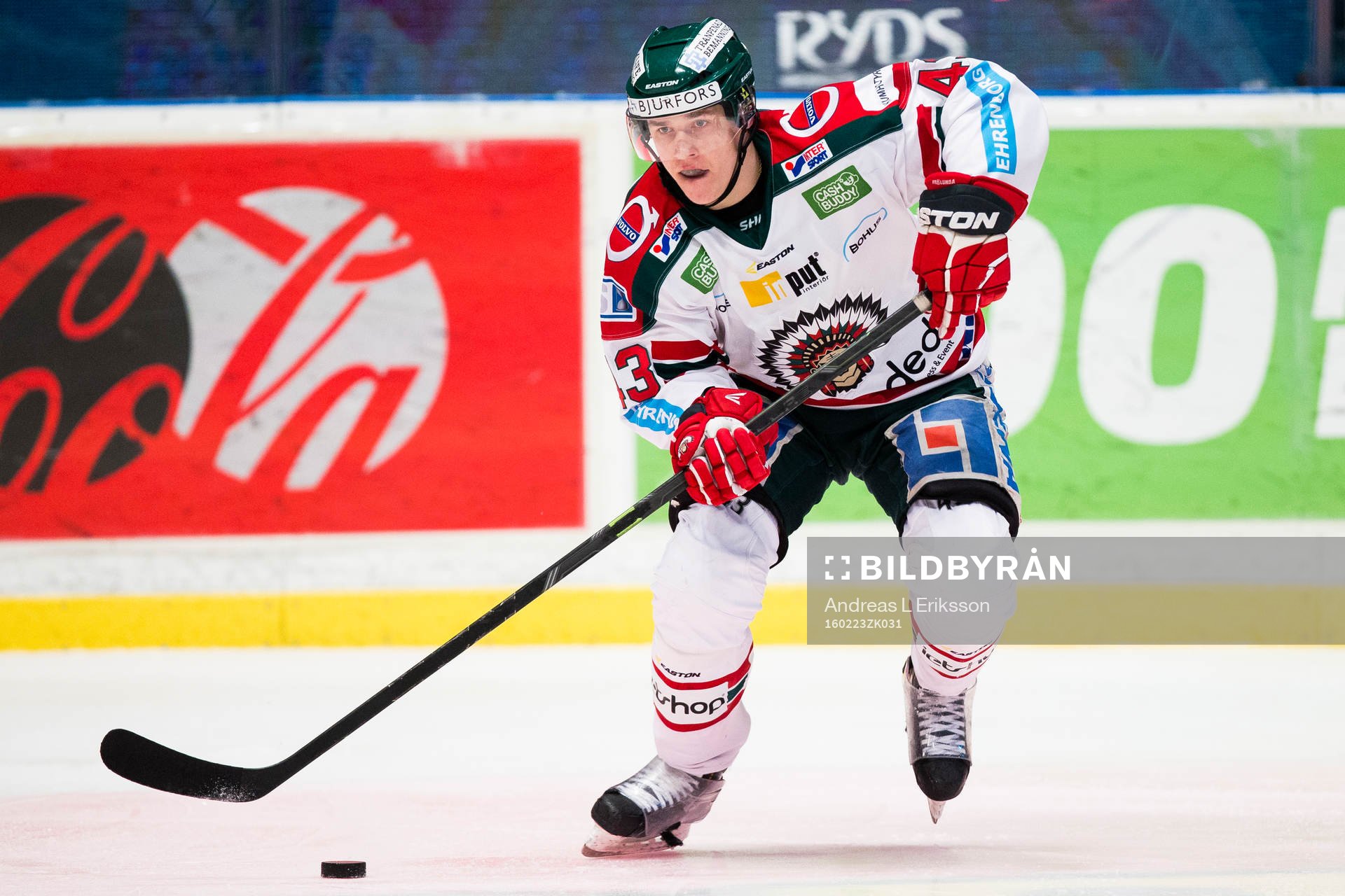 uFrölundas Tom Nilsson med pucken
