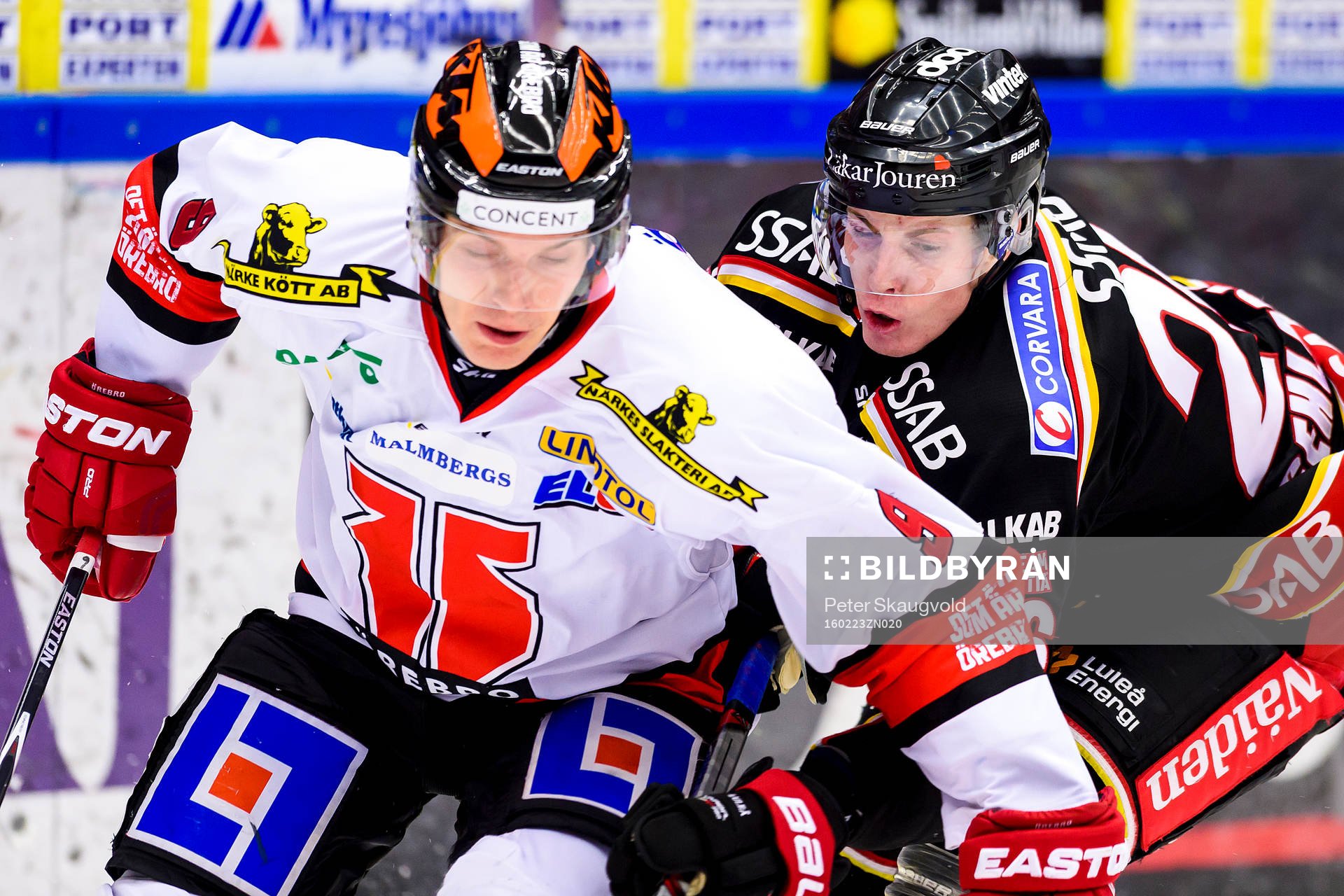 Luleås Peter Cehlarik jagar Örebros Joonas Jalvanti
