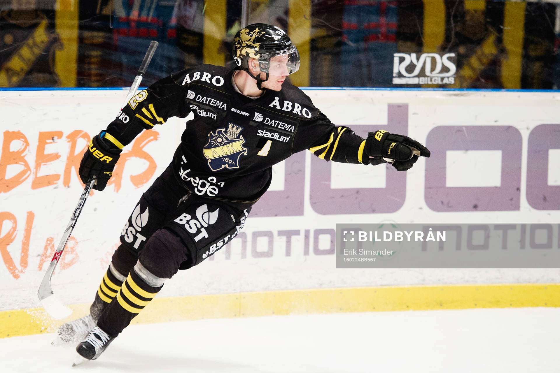 s Fredrik Hynning jublar