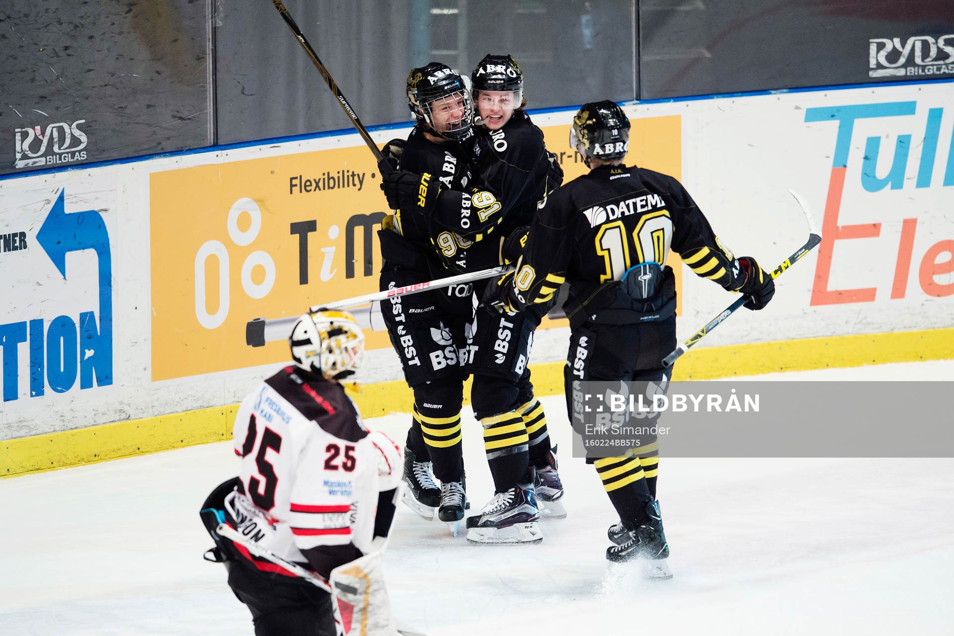 s Malte Strömwall jublar