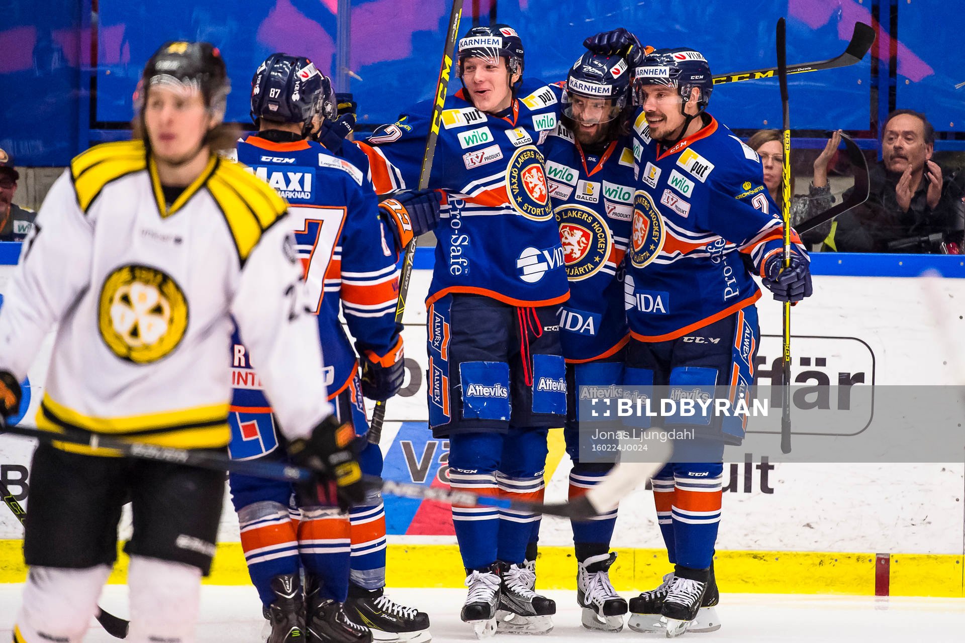 Växjös Gustav Rydahl, Ville Leino och Teemu Laakso jublar