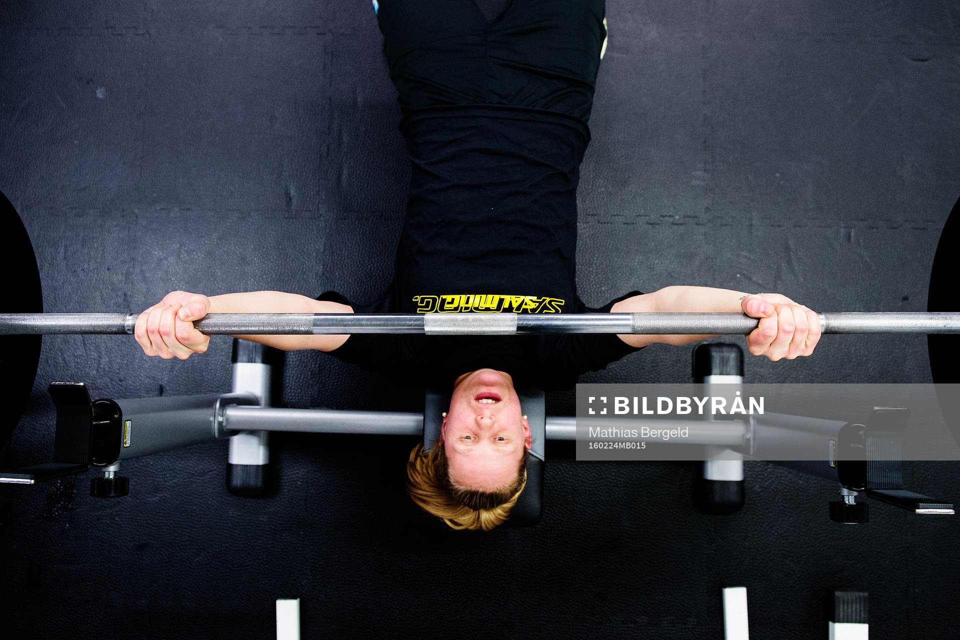 Ellen Wilhelmsson kör bänkpress
