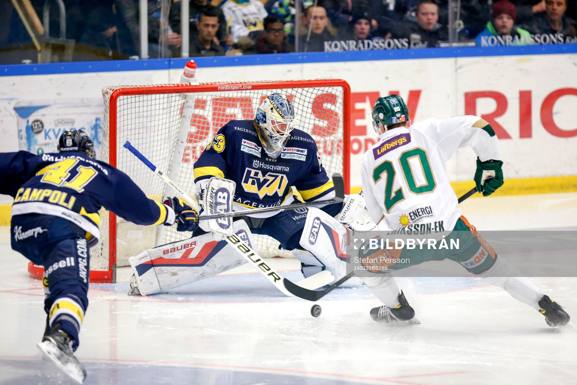 s Chris Campoli och målvakt Fredrik Pettersson-Wentzel och
