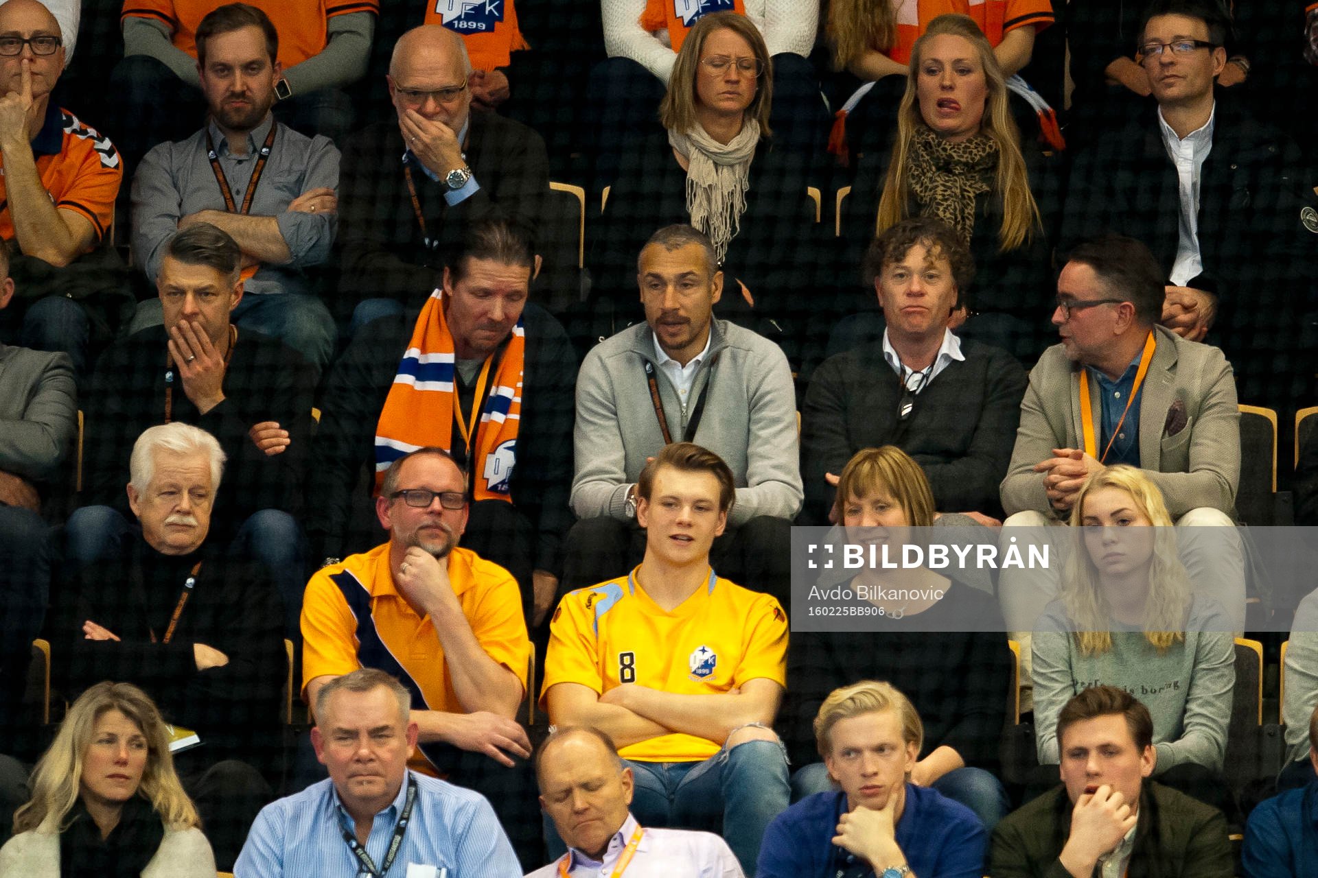 Helsingborgs tränare Henrik Larsson bland publiken