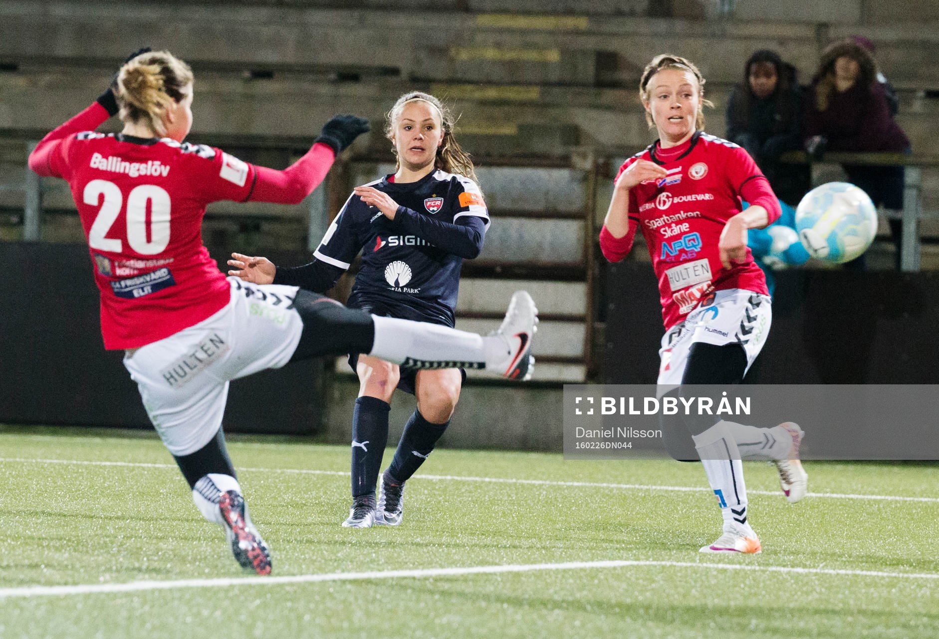 Rosengård  Lieke Martens och Kristianstads Mia Carlsson