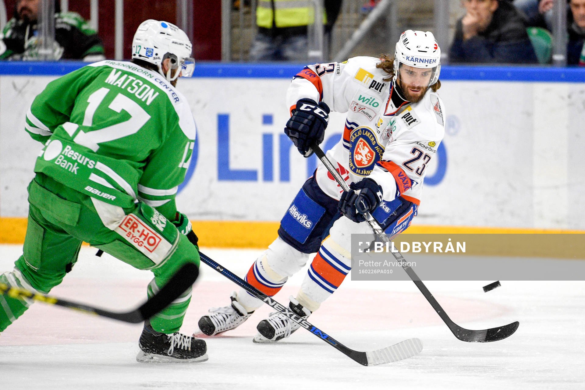 Rögles Taylor Matson och Växjös Ville Leino