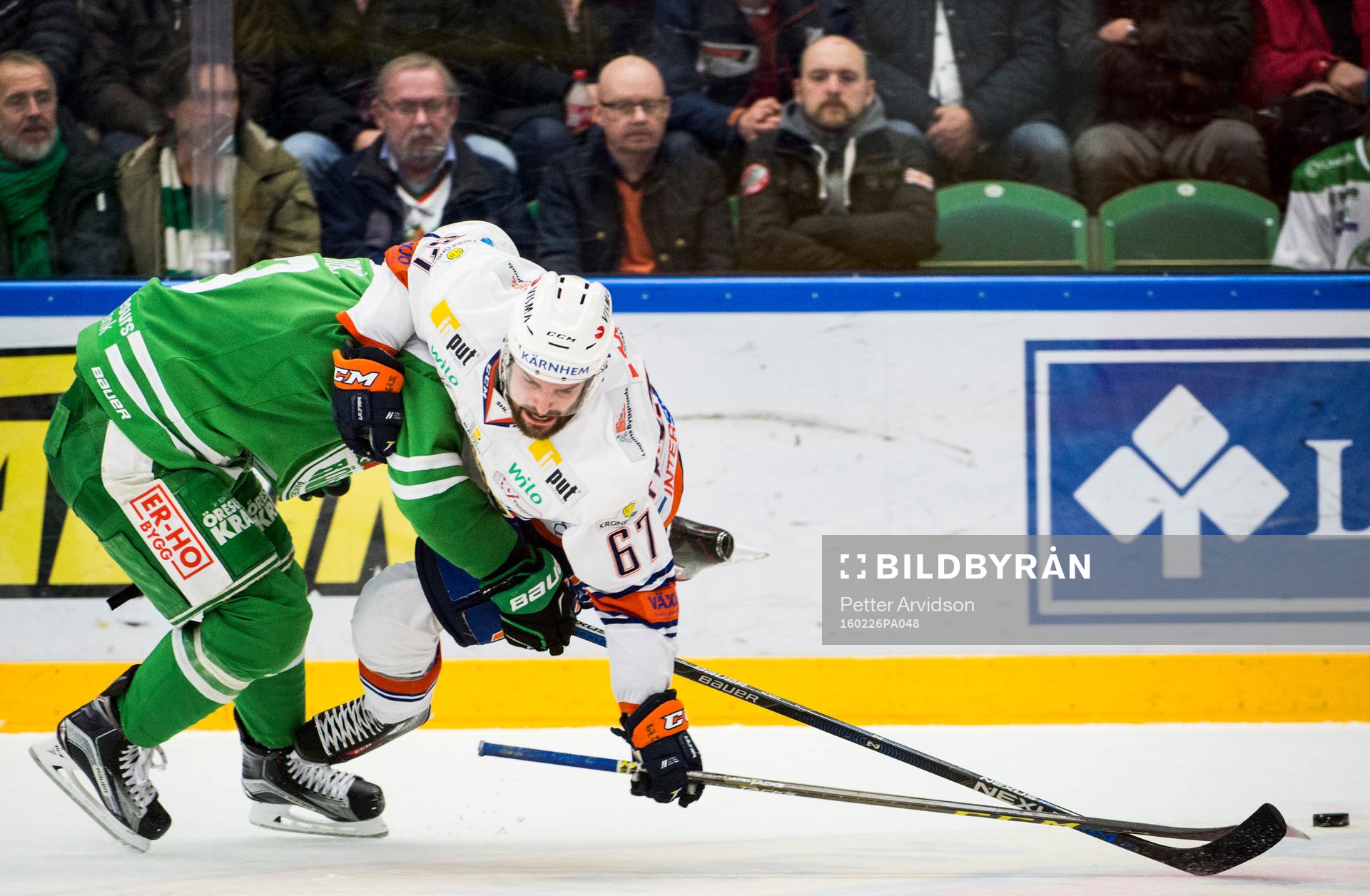 Rögles Almen Bibic tacklar Växjös Linus Fröberg