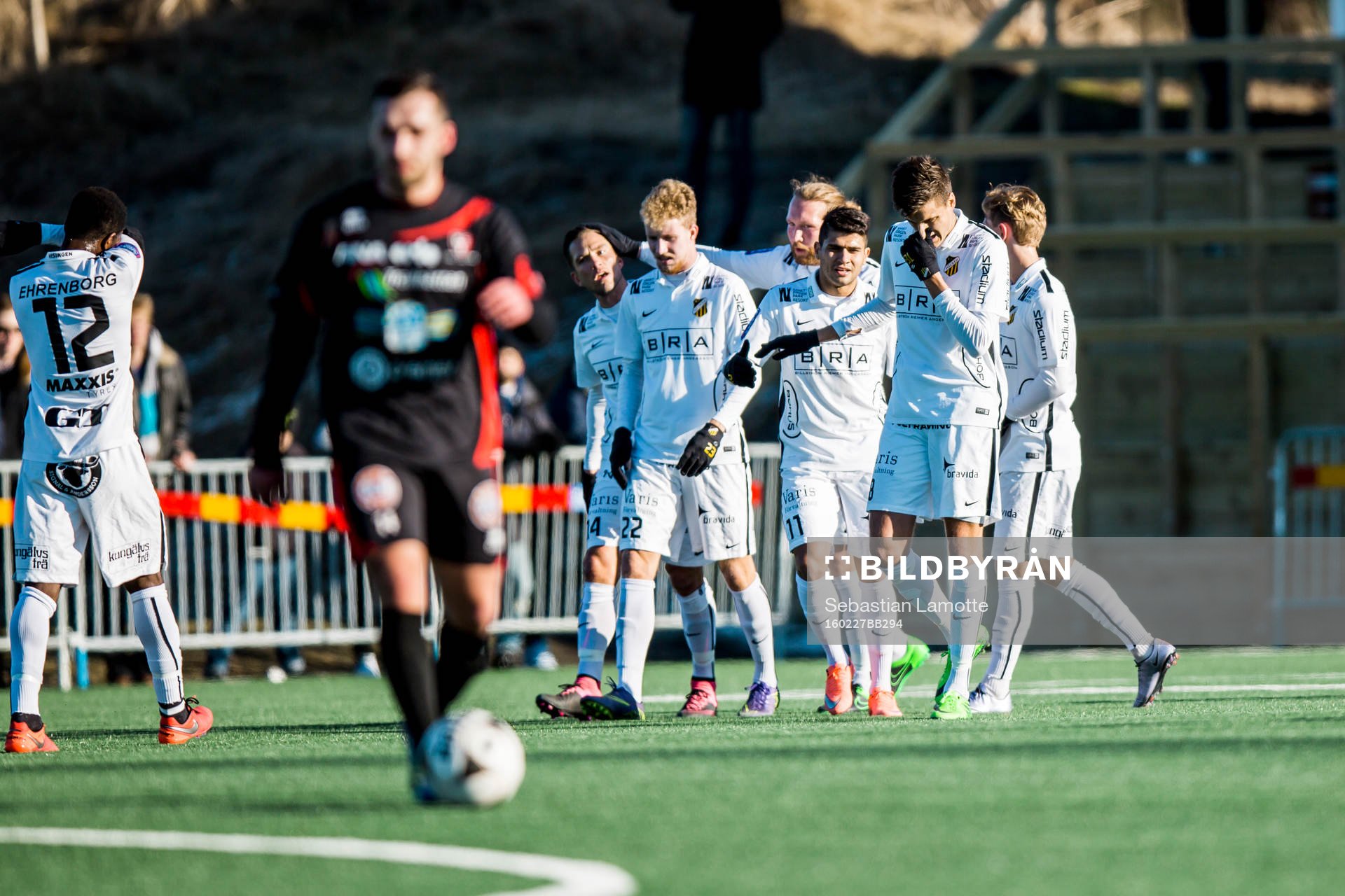 Häcken har gjort  0-2 och jublar