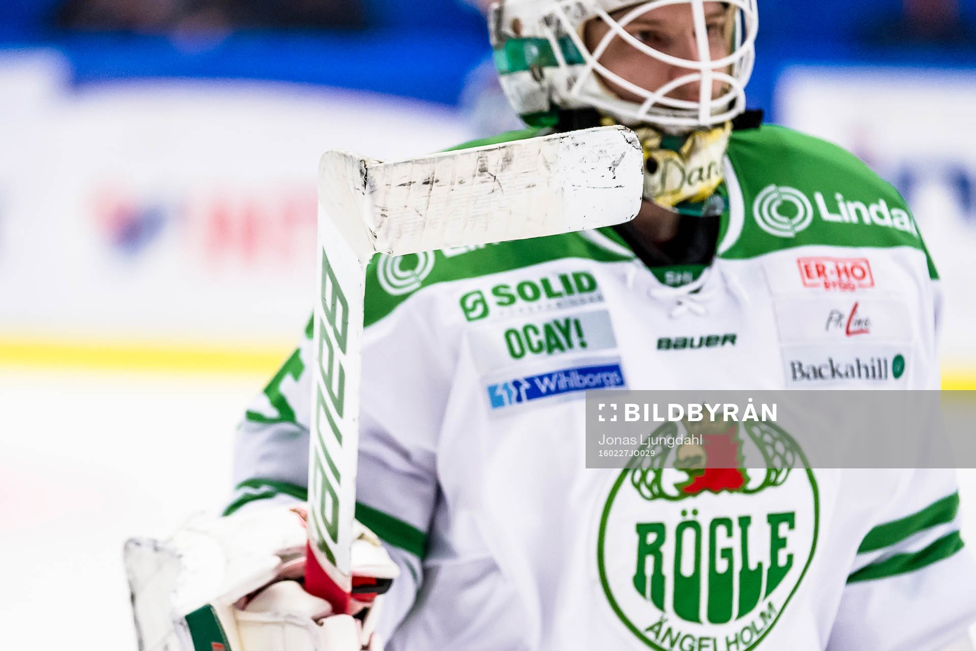 Rögles målvakt Oscar Dansk med avbruten klubba