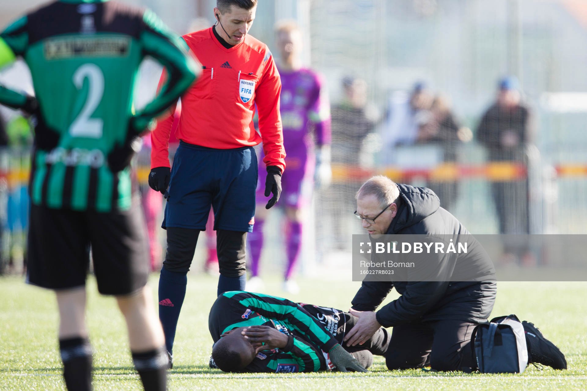 Varbergs Nsima Peter har ont