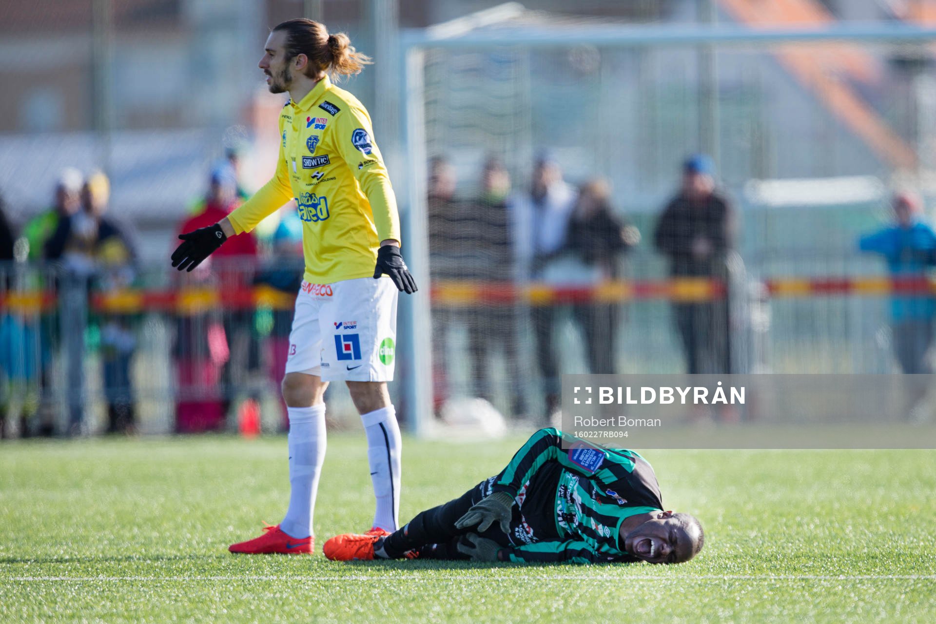 Falkenbergs Tobias Karlsson och Varbergs Nsima Peter
