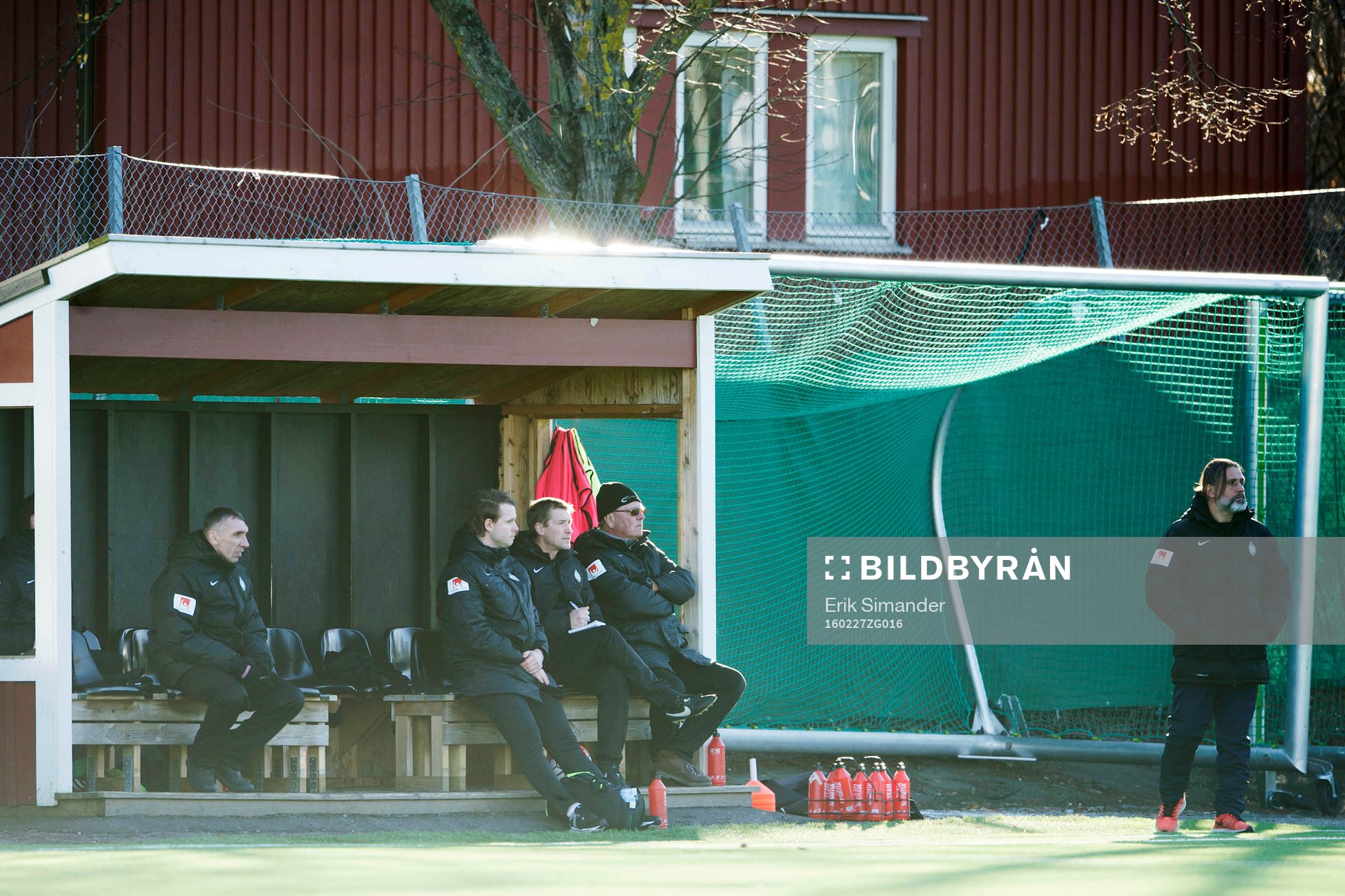 Athletics bänk och tränarstab
