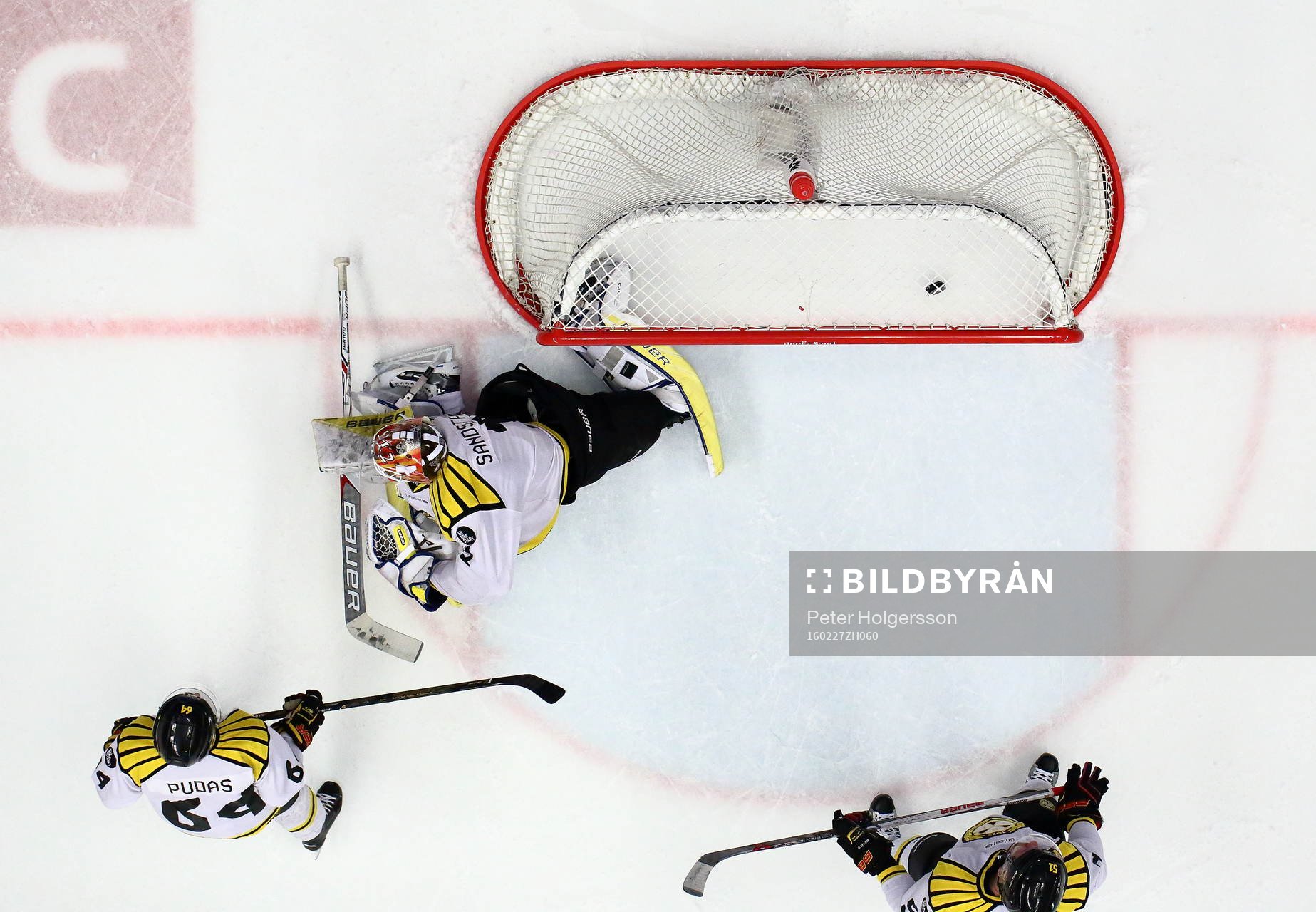 Mål 6-3 förbi Brynäs målvakt Felix Sandström