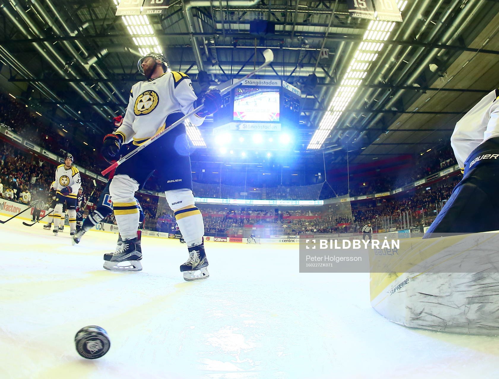 Mål 5-2 förbi Brynäs målvakt Felix Sandström