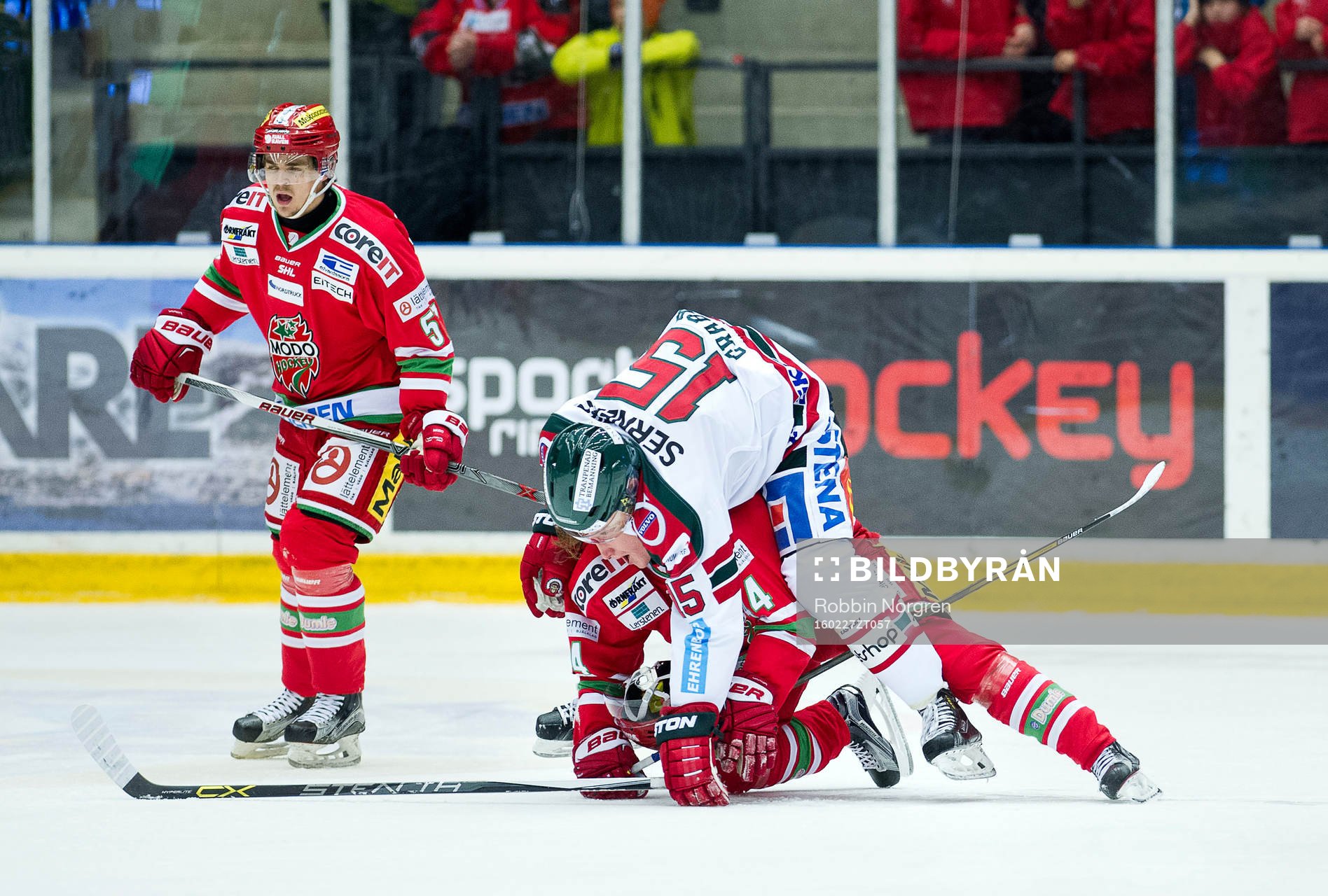 Modos Emil Djuse, Carl Grundström och Frölundas Joey Crabb