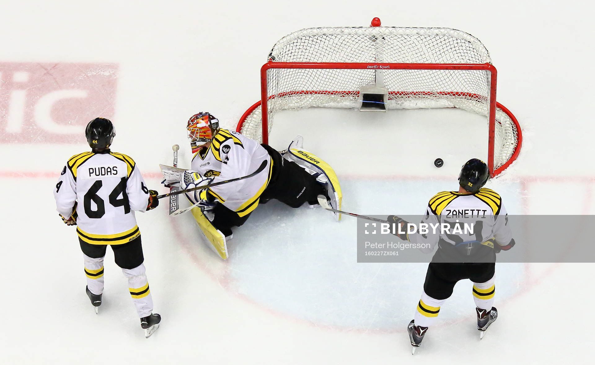 Mål 6-3 förbi Brynäs målvakt Felix Sandström