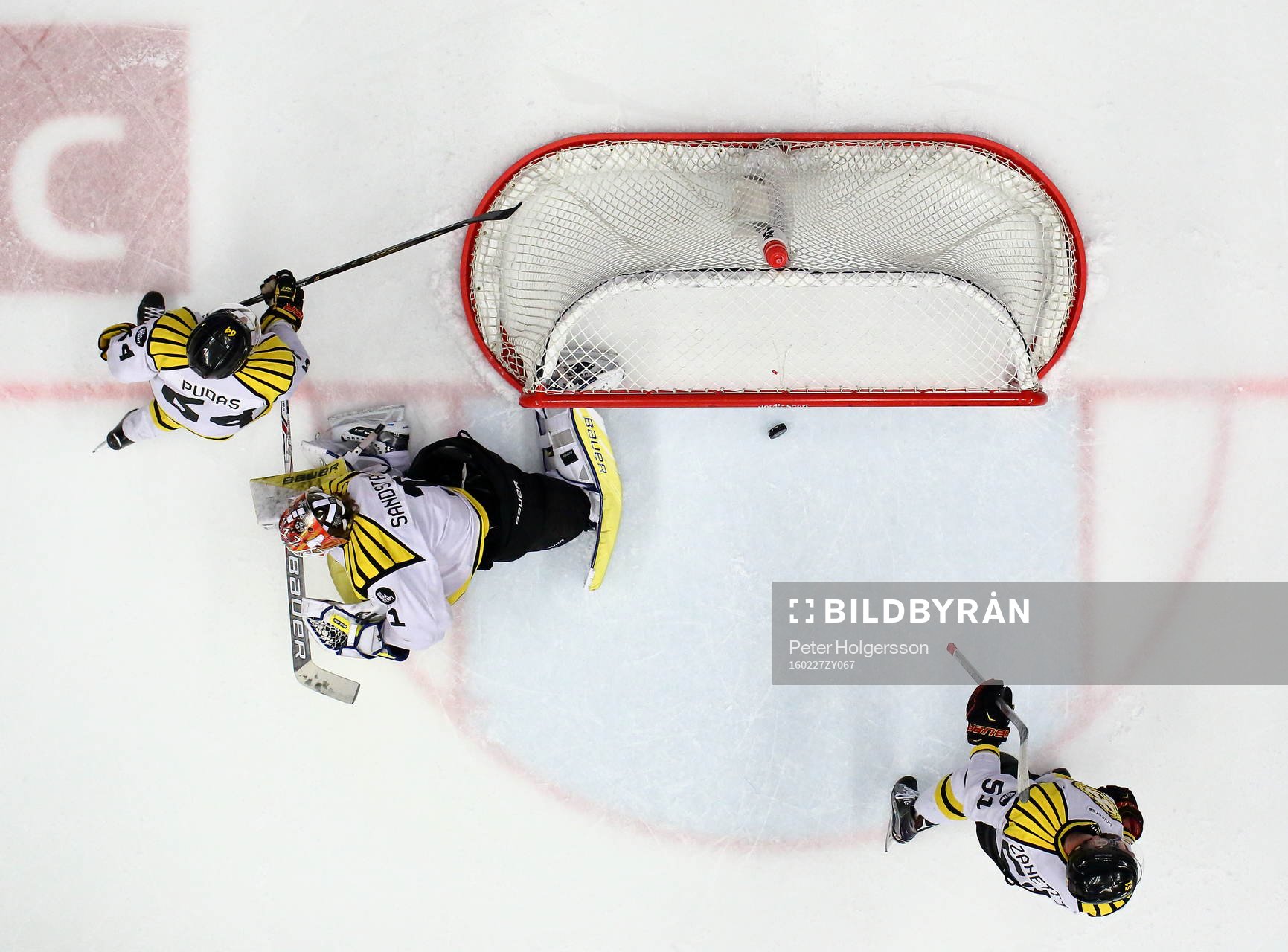 Mål 5-2 förbi Brynäs målvakt Felix Sandström