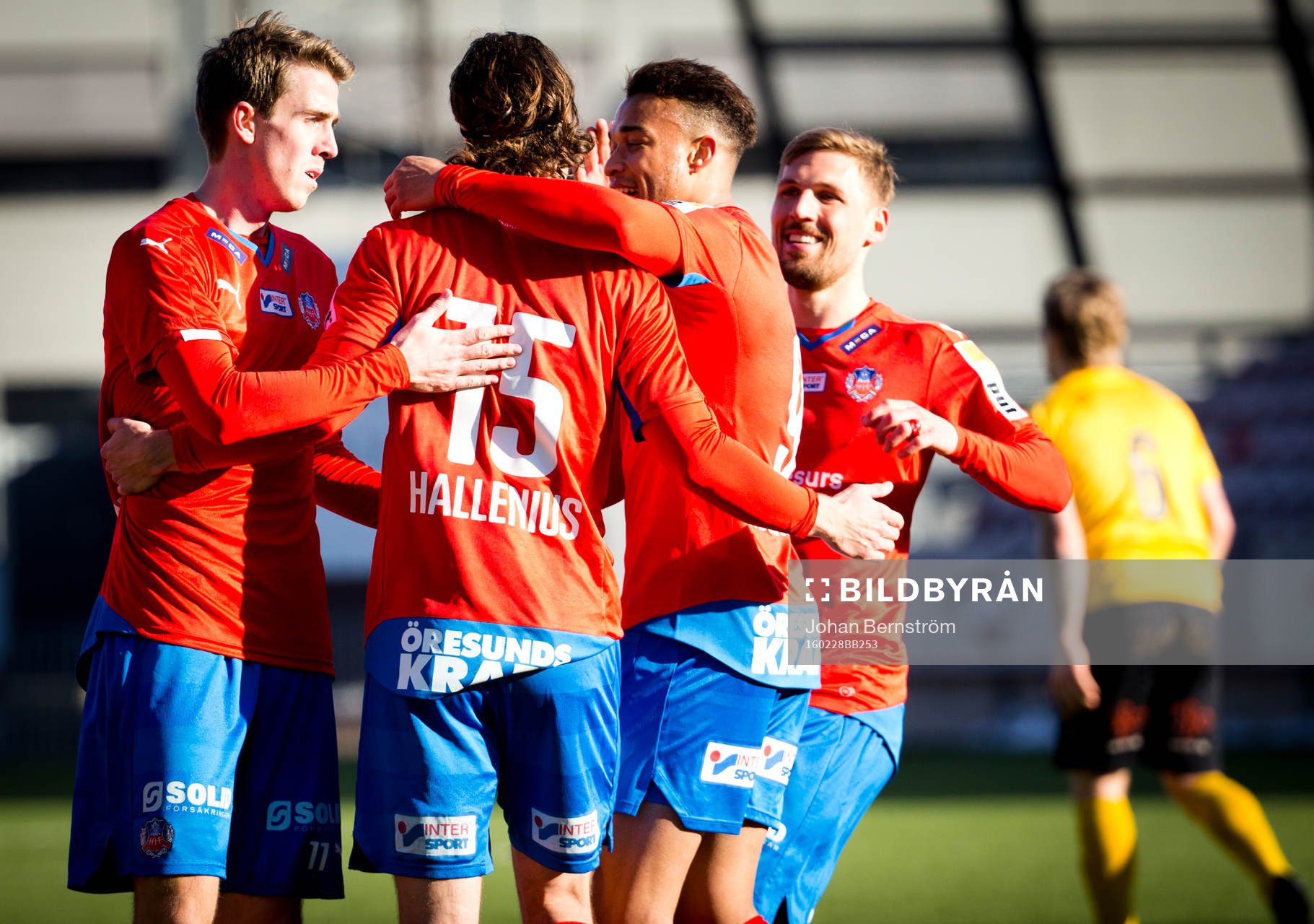 Helsingborgs Linus Hallenius gör 0-1 och jublar under fotbollsmatchen i Svenska Cupen mellan Forward och Helsingborg den 28 februari 2016 i Örebro.