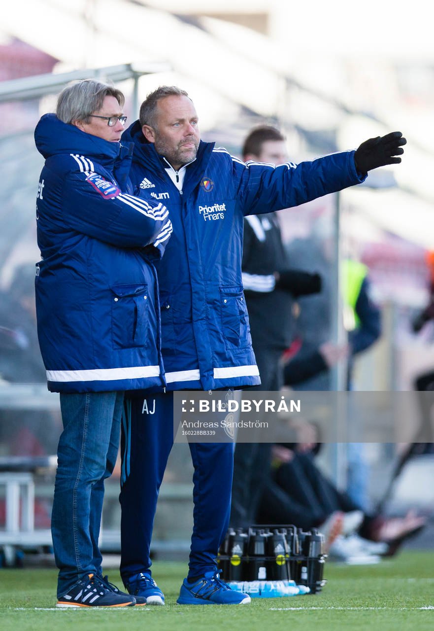 Djurgårdens tränare Per Olsson (v) och assisterande
