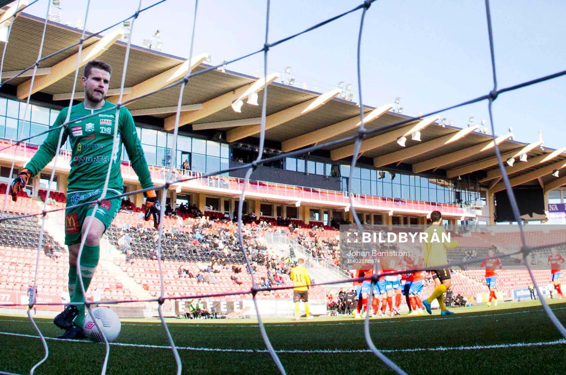 Helsingborgs Linus Hallenius gör 0-1 och jublar på