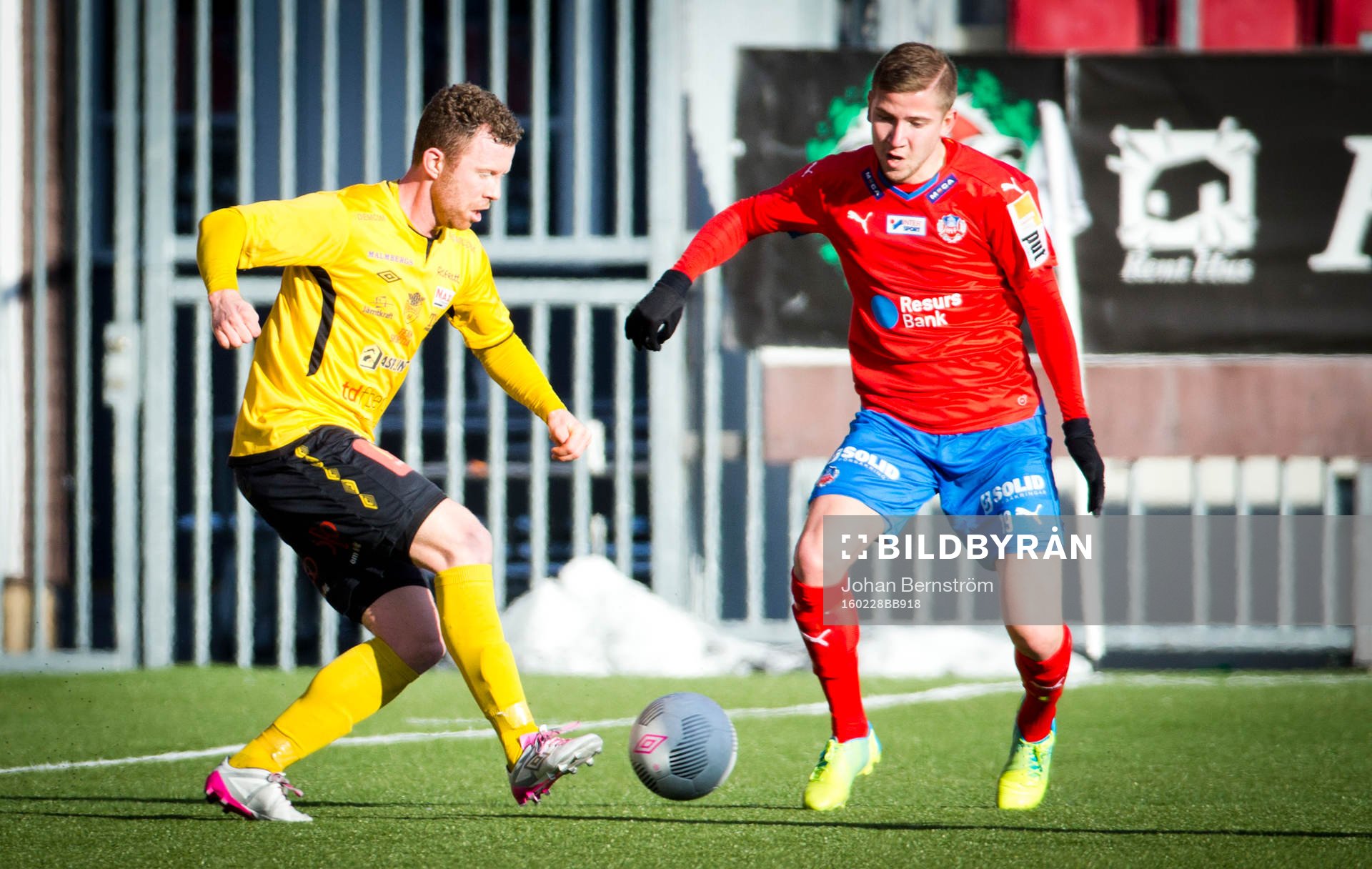 Forwards Kristoffer Näfver och Helsingborgs Darijan Bojanic