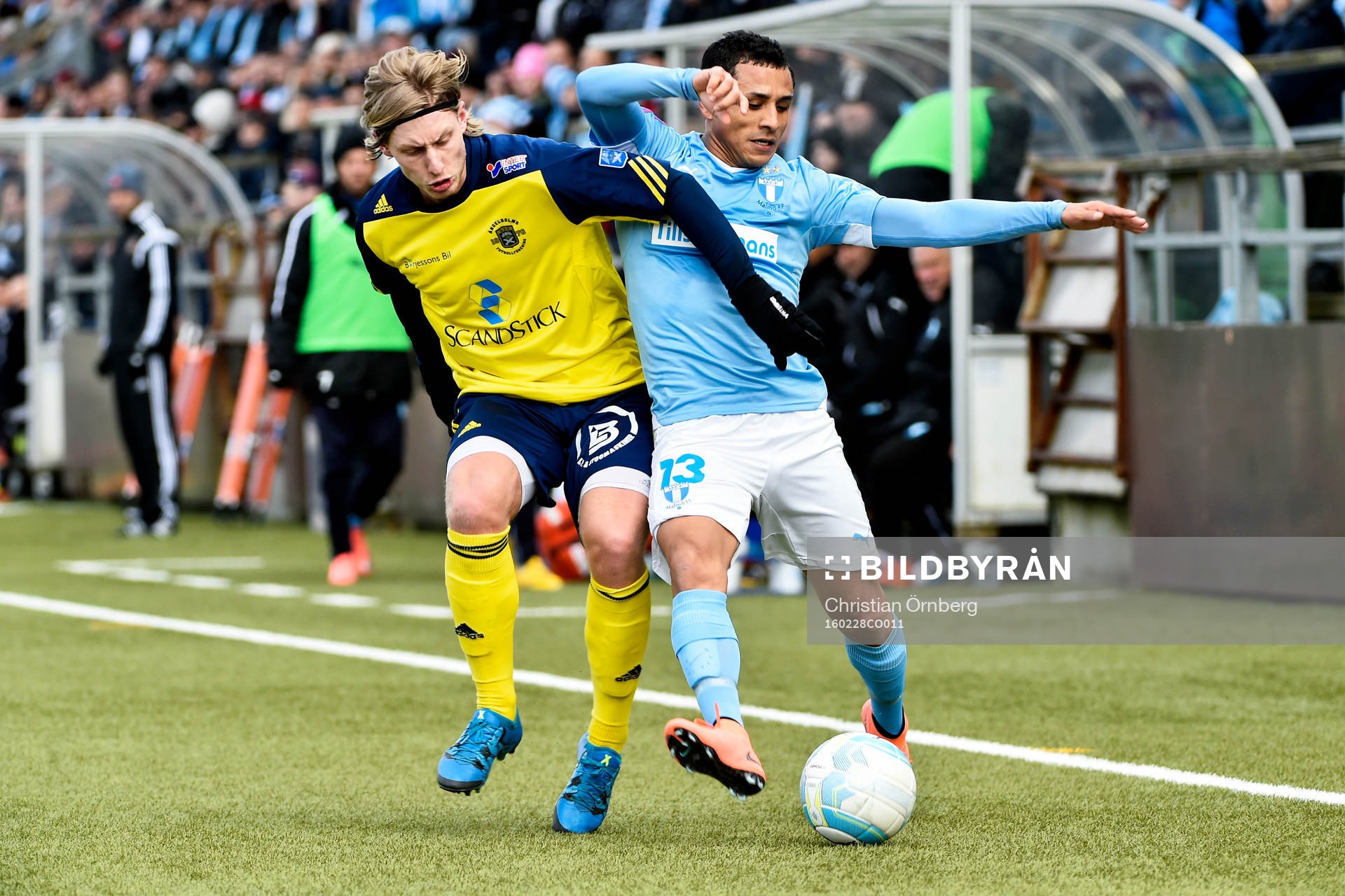Ängelholms Philip Bernholtz och Malmö FFs Yoshimar Yotún