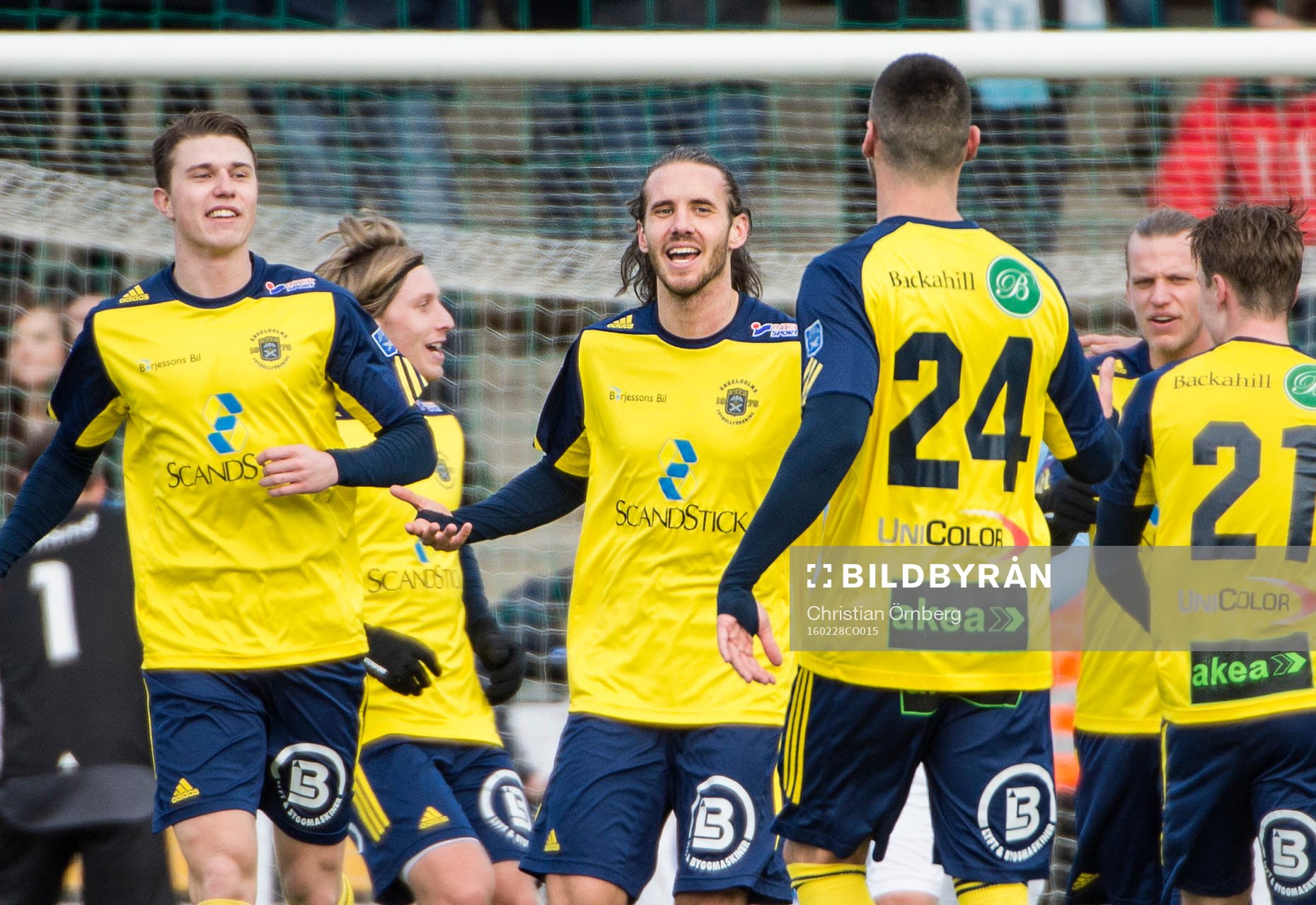 Ängelholms Johan Eiswohld gör 1-0 och jublar med
