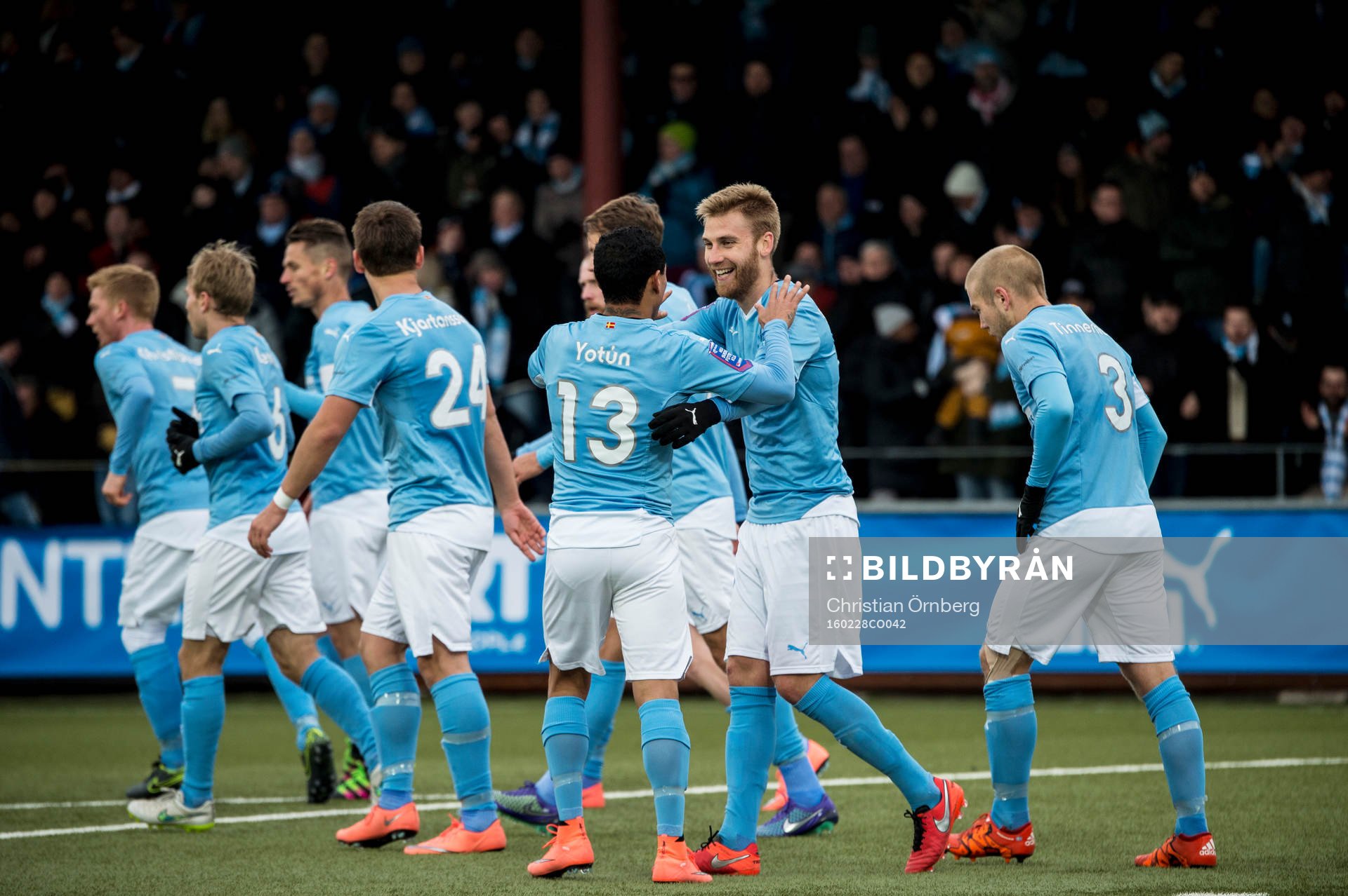 Malmö FFs Yoshimar Yotún och Rasmus Bengtsson jublar åt