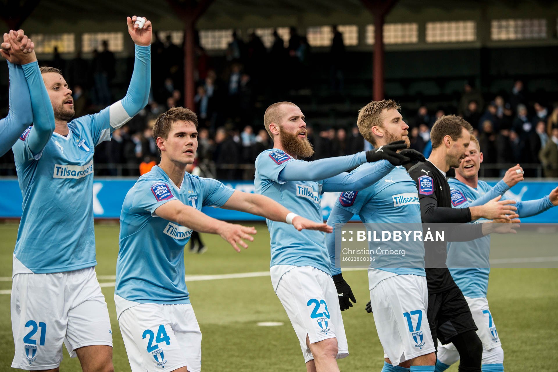 Malmö FFs Kári Árnason, Vidar Örn Kjartansson, Jo Inge Berget, Rasmus Bengtsson, målvakt Johan Wiland och Anders Christiansen jublar åt vinsten med 1-4 i fotbollsmatchen i Svenska Cupen mellan Ängelholms och Malmö FF den 28 februari 2016 i Malmö.