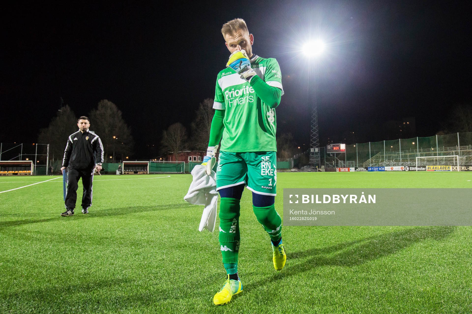 IFK Göteborgs målvakt John Alvbåge deppar