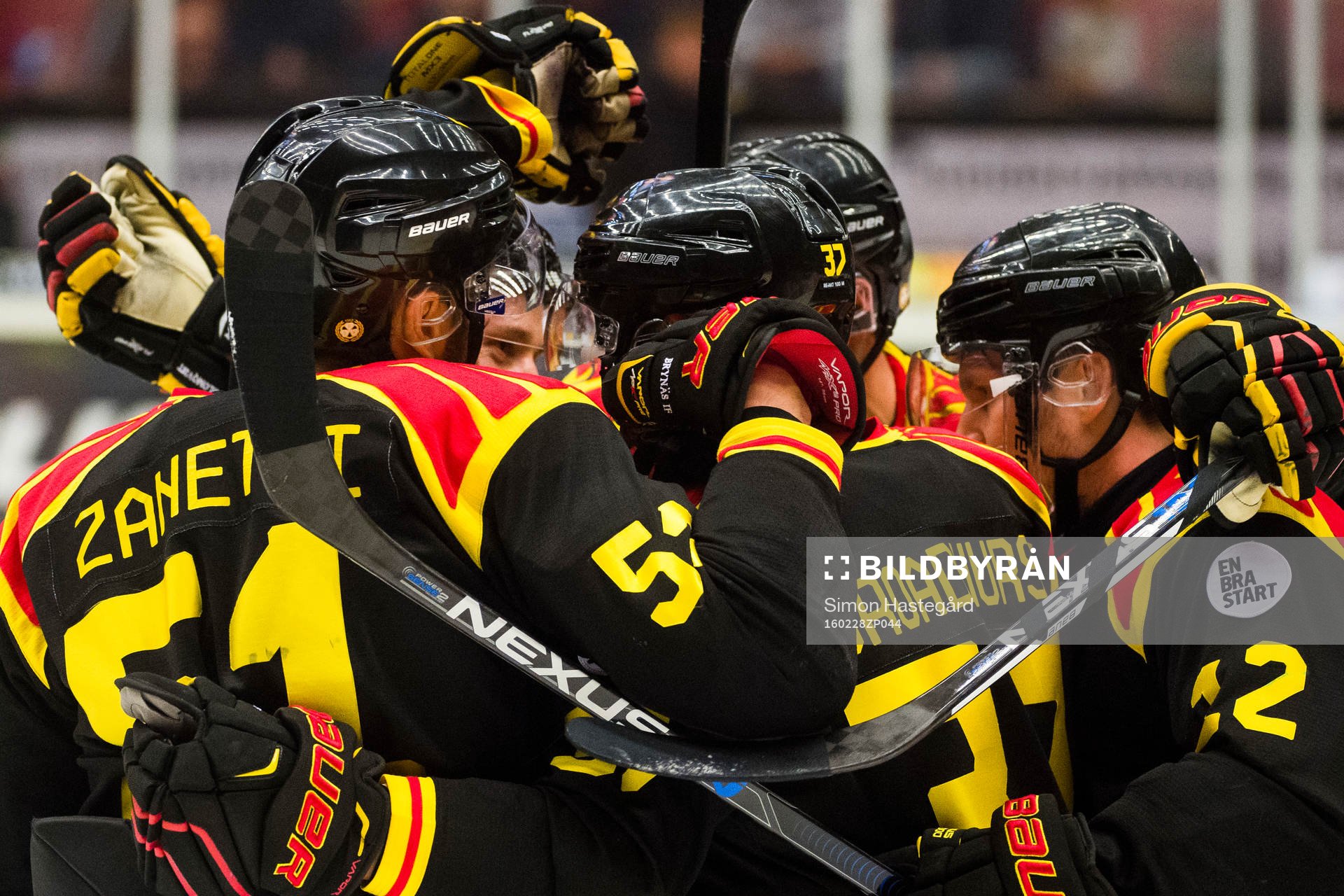 Brynäs spelare jublar