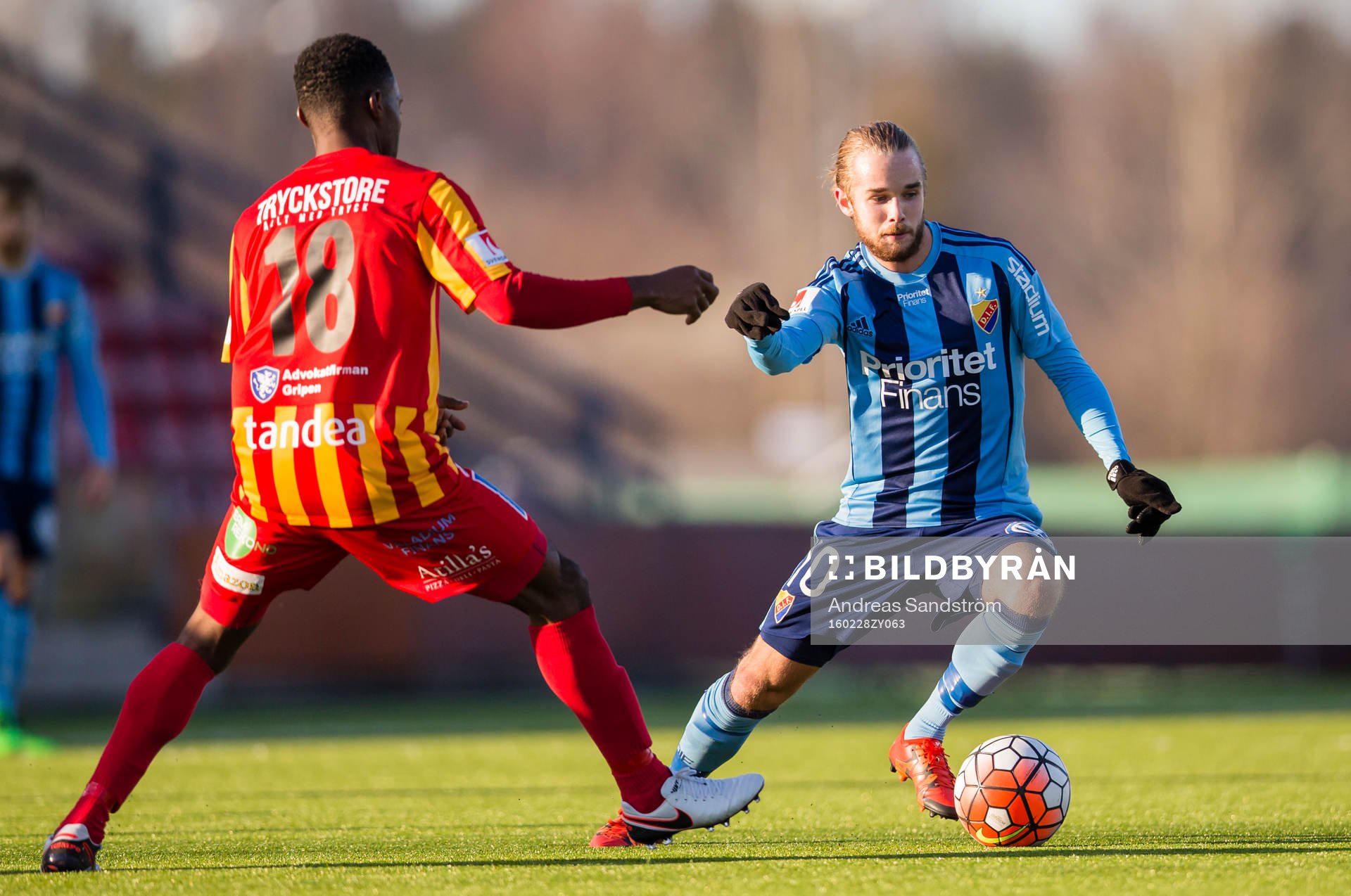 Djurgårdens Daniel Berntsen utmanar Syrianskas Success