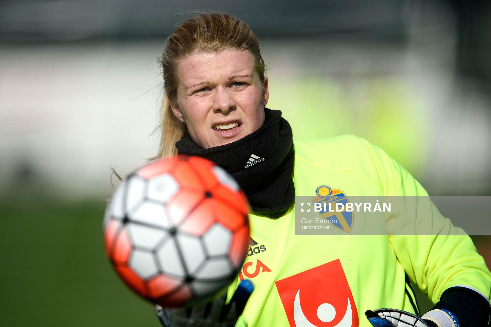 Sveriges målvakt Emelie Lundberg