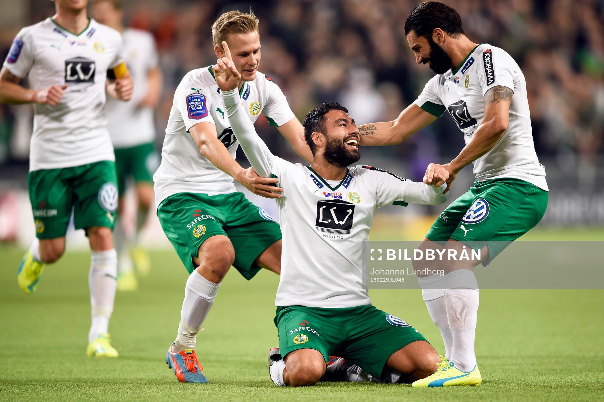 Hammarbys Imad Khalili jublar med Erik Israelsson (t v) och Stefan Batan (t h) efter 4-2 under fotbollsmatchen i Svenska cupen mellan Hammarby och Ljungskile den 29 februari 2016 i Stockholm.