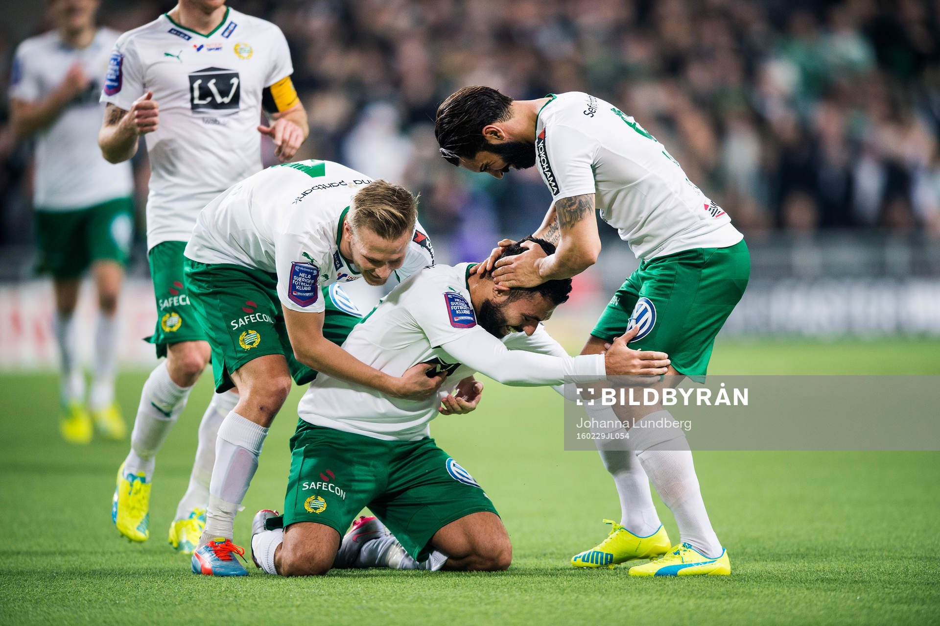 Hammarbys Imad Khalili (m) jublar med Erik Israelsson (tv) och Stefan Batan (th) efter att han har gjort 4-2 under fotbollsmatchen i Svenska cupen mellan Hammarby och Ljungskile den 29 februari 2016 i Stockholm.