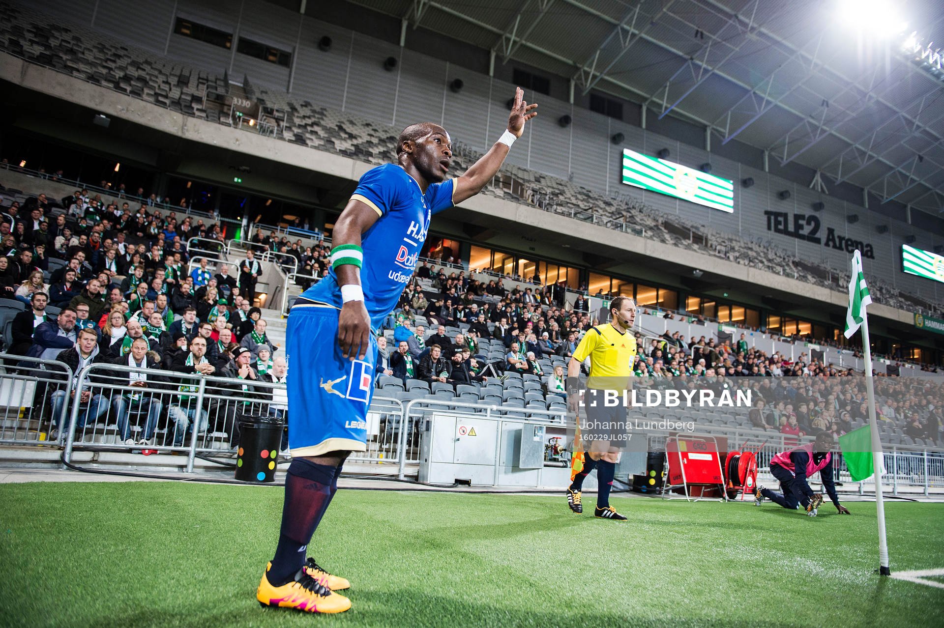 Ljungskiles Ahmed Suleiman lägger en hörna