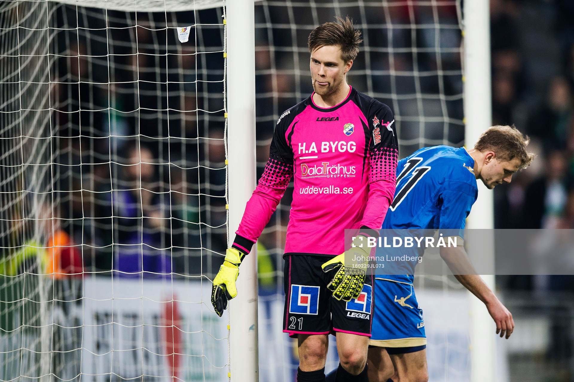 Ljungskiles målvakt Jonathan Johansson deppar