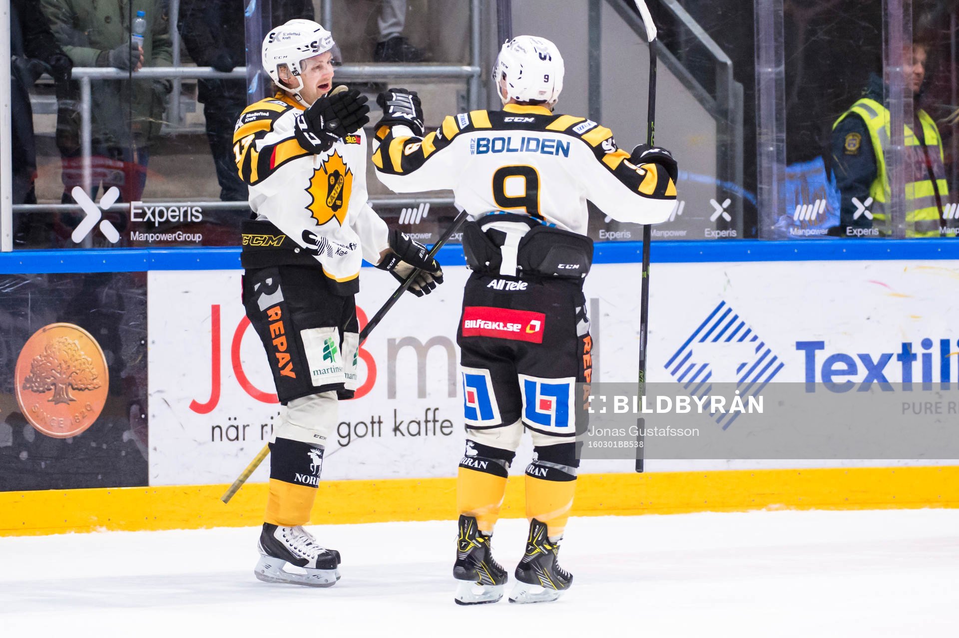 Skellefteås Mattias Ritola har gjort 3-2 till Skellefteå