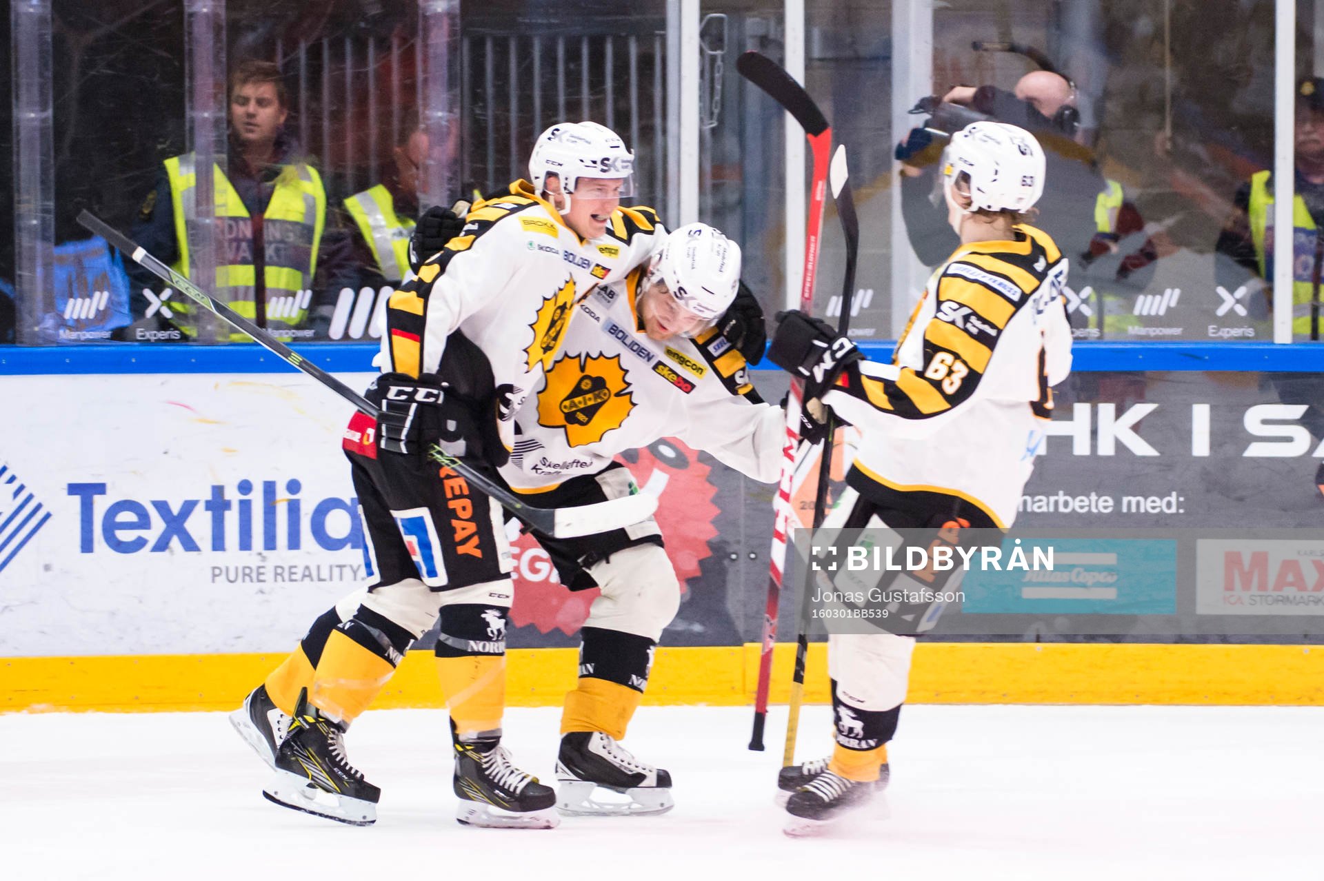 Skellefteås Mattias Ritola har gjort 3-2 till Skellefteå