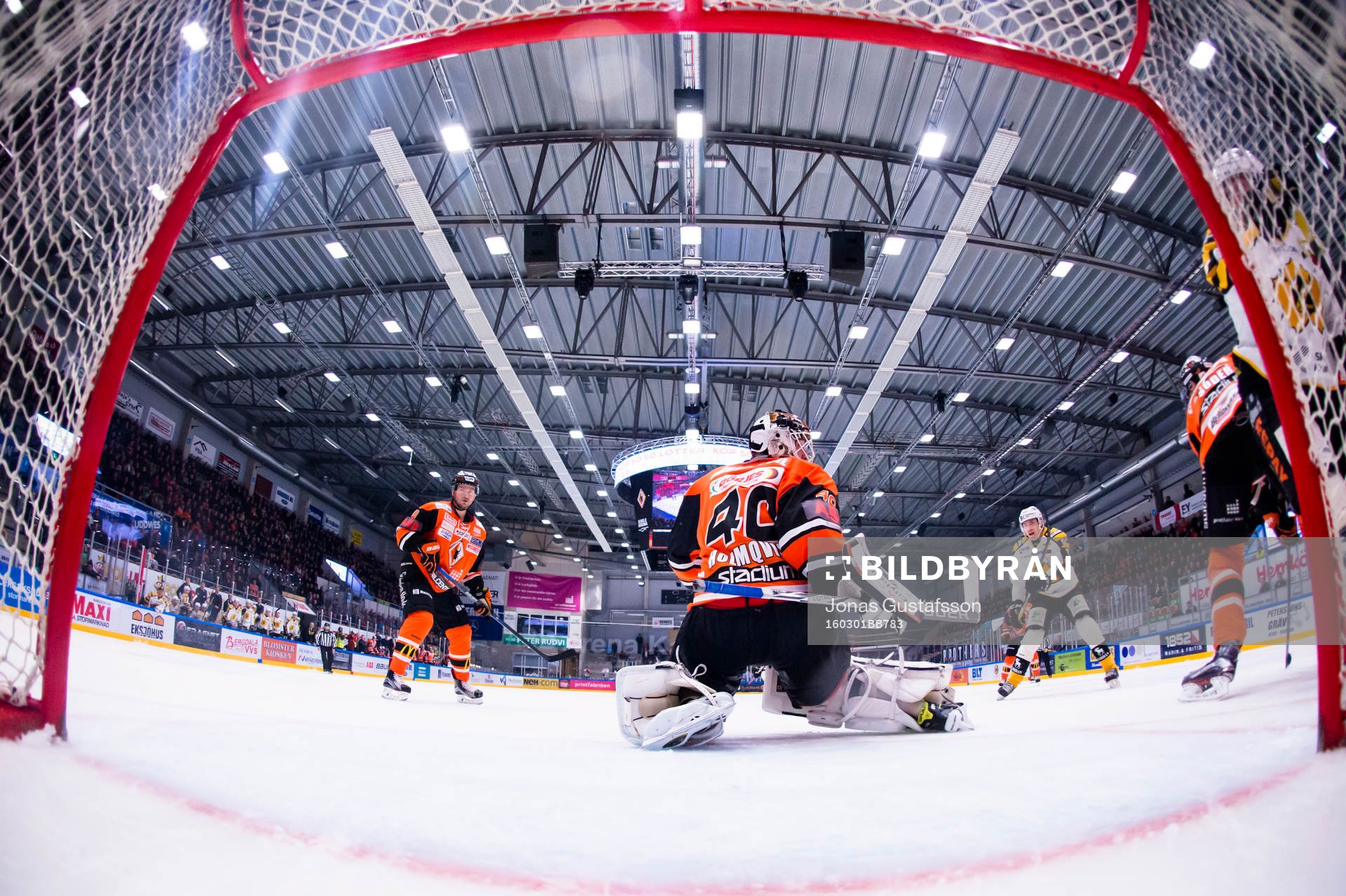Skellefteås Pär Lindholm  gör 1-0