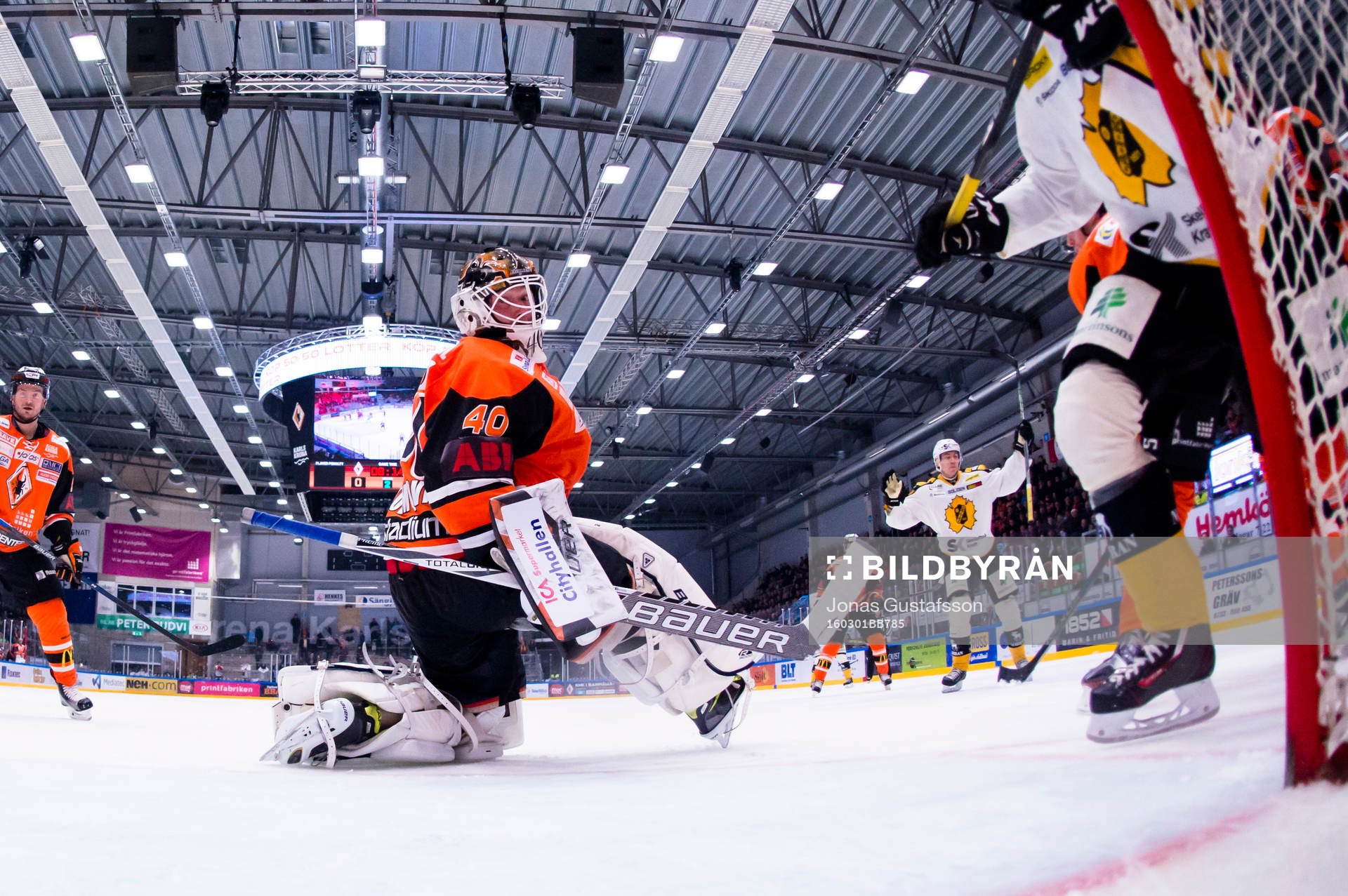 Skellefteås Pär Lindholm  gör 1-0