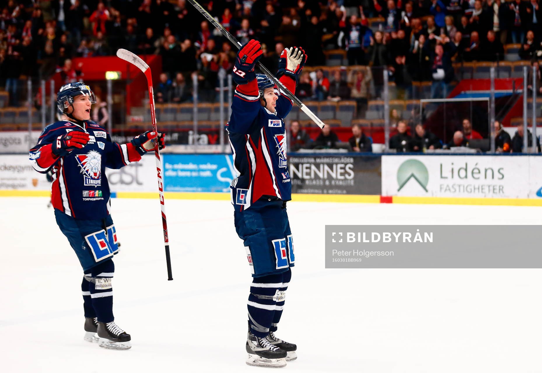 Linköpings Andrew Gordon och Gustav Forsling jublar