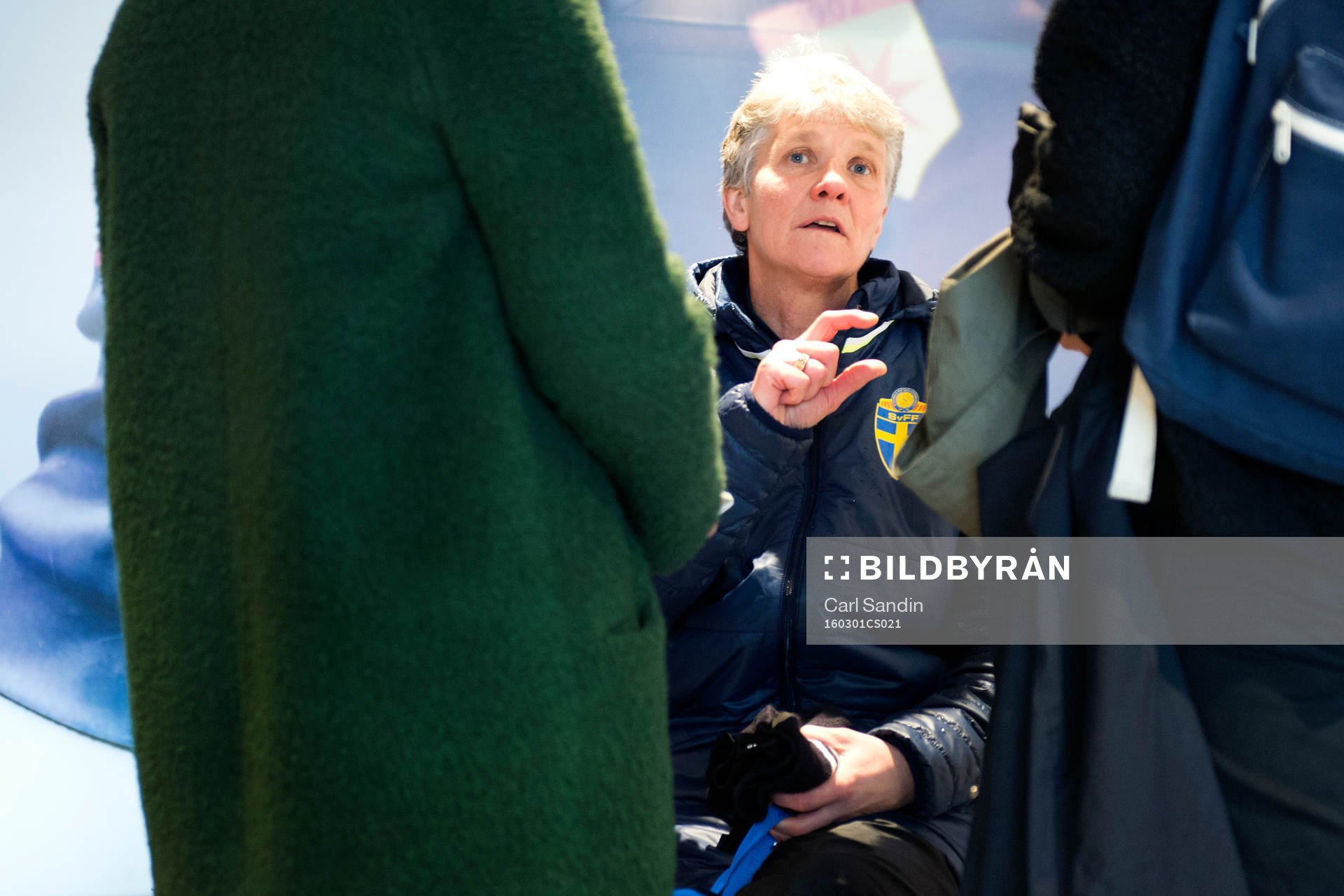 Sveriges förbundskapten Pia Sundhage blir intervjuad efter en träning med svenska damlandslaget i fotboll den 1 mars 2016 i Rotterdam.